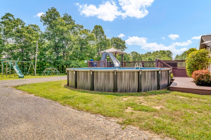 Vanceburg, Kentucky, 41179, United States, 4 Bedrooms Bedrooms, ,2 BathroomsBathrooms,Residential,For Sale,1984182