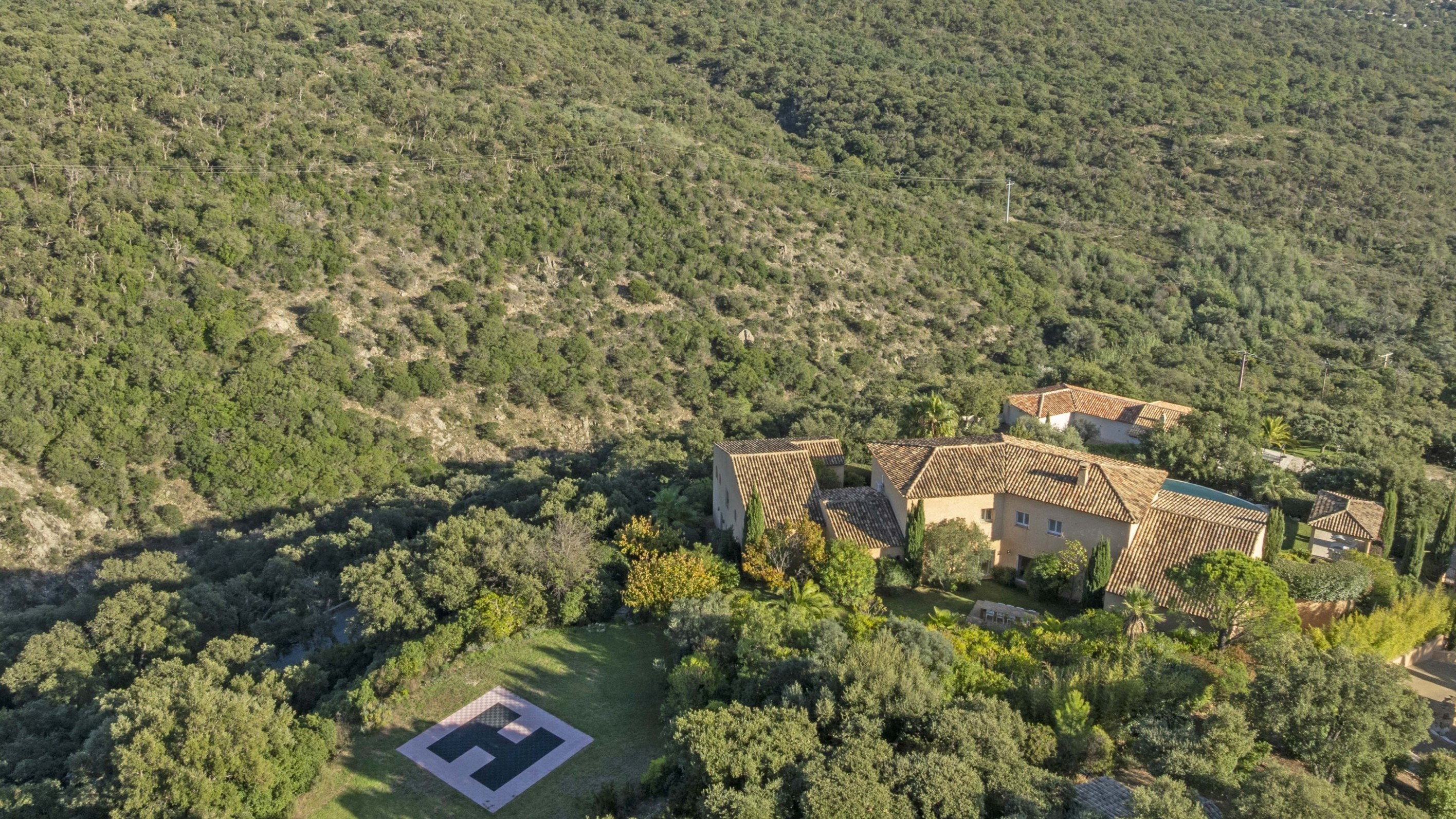  Prestigious property for sale in the Gulf of Saint-Tropez – private helipad, Me… - 物件實景