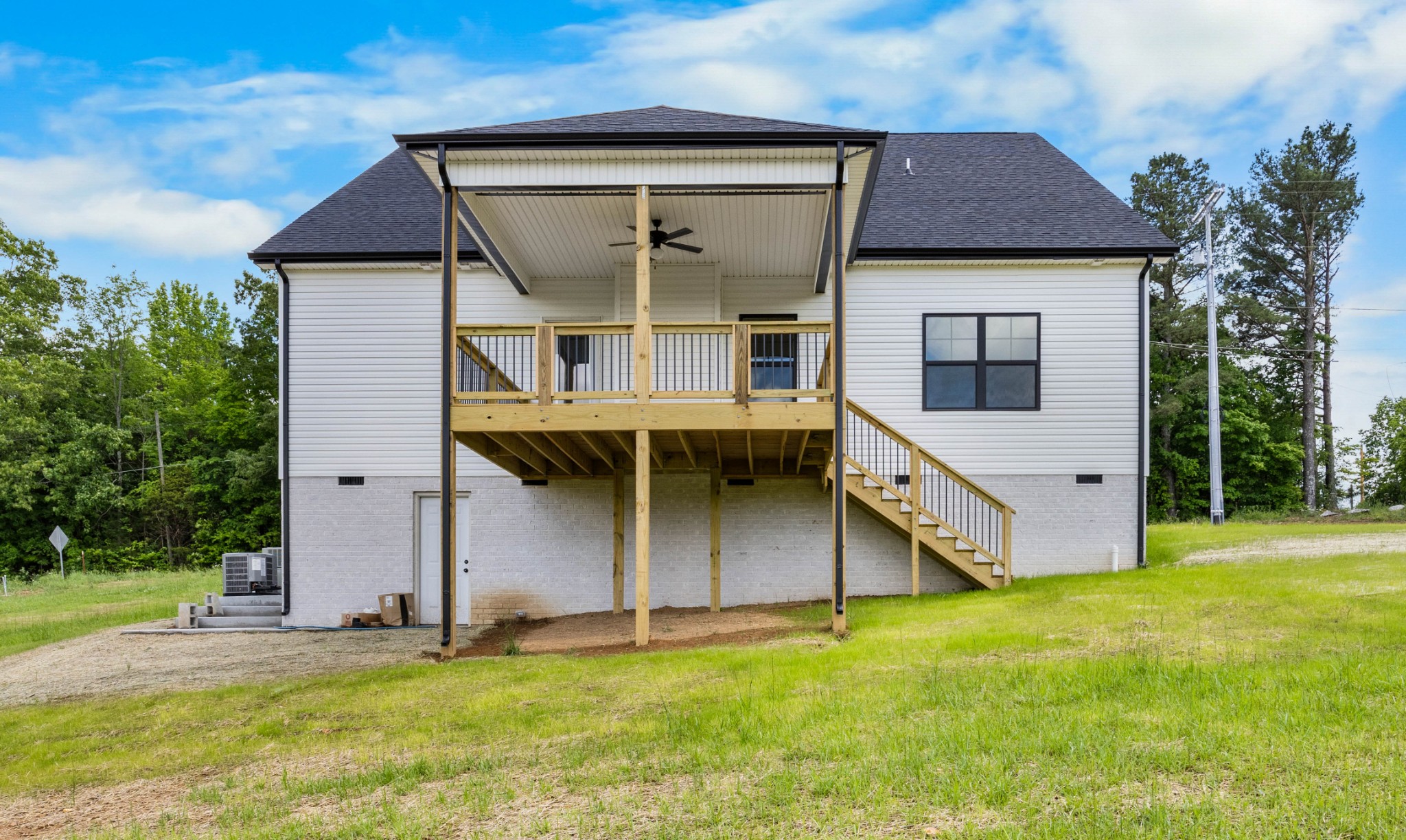 Clarksville, Tennessee, 37040, United States, 4 Bedrooms Bedrooms, ,3 BathroomsBathrooms,Residential,For Sale,1909364