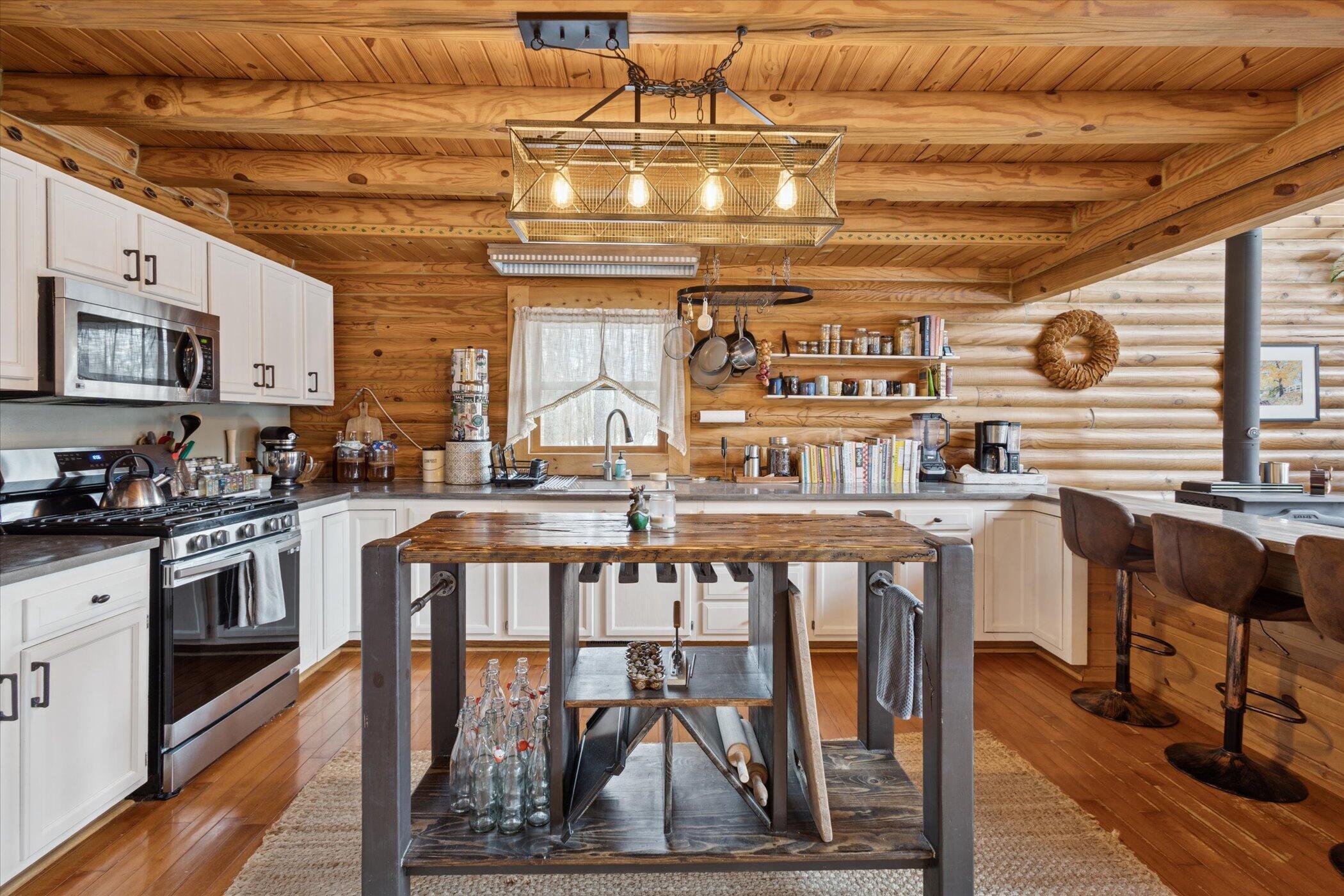 Addison, Michigan, 49220, United States, 4 Bedrooms Bedrooms, ,2 BathroomsBathrooms,Residential,For Sale,2000711