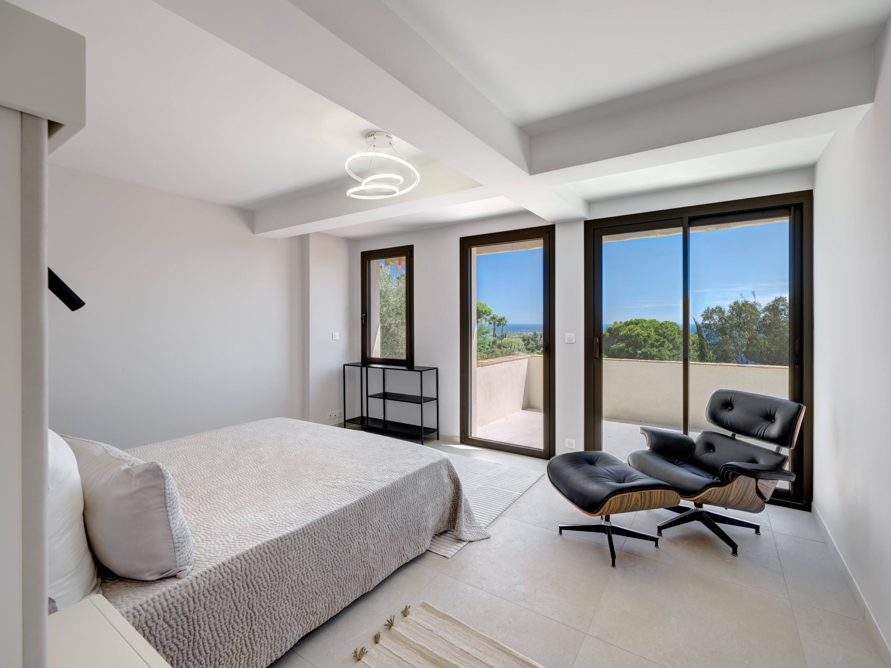 Renovated villa with sea view for sale in Super Cannes Vallauris - 物件實景