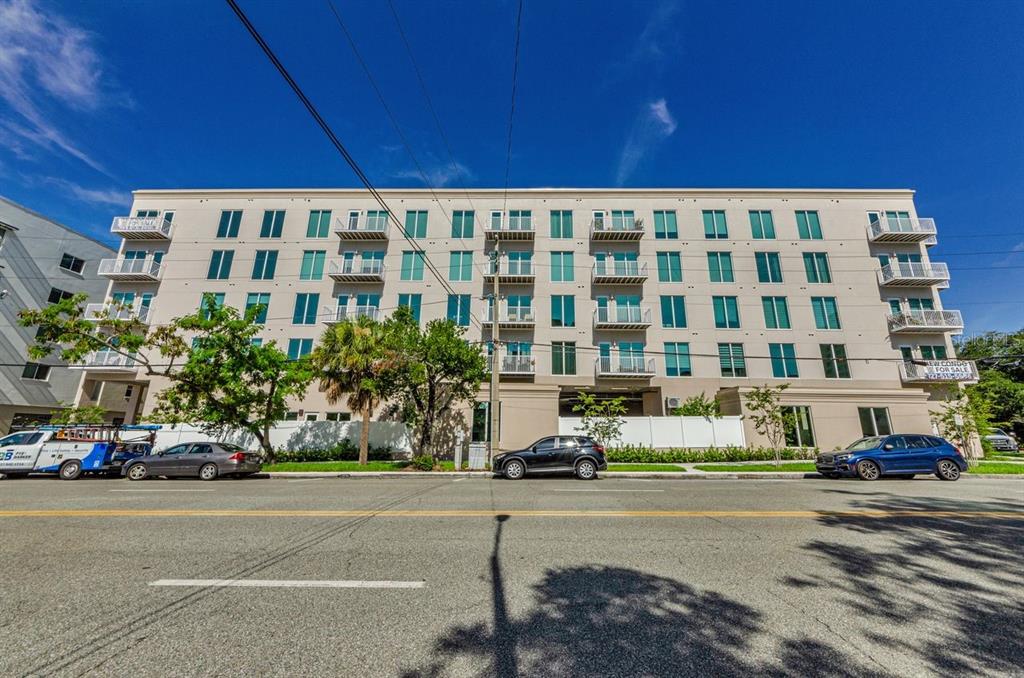 St Petersburg, Florida, 33701, United States, 3 Bedrooms Bedrooms, ,3 BathroomsBathrooms,Residential,For Sale,1885296