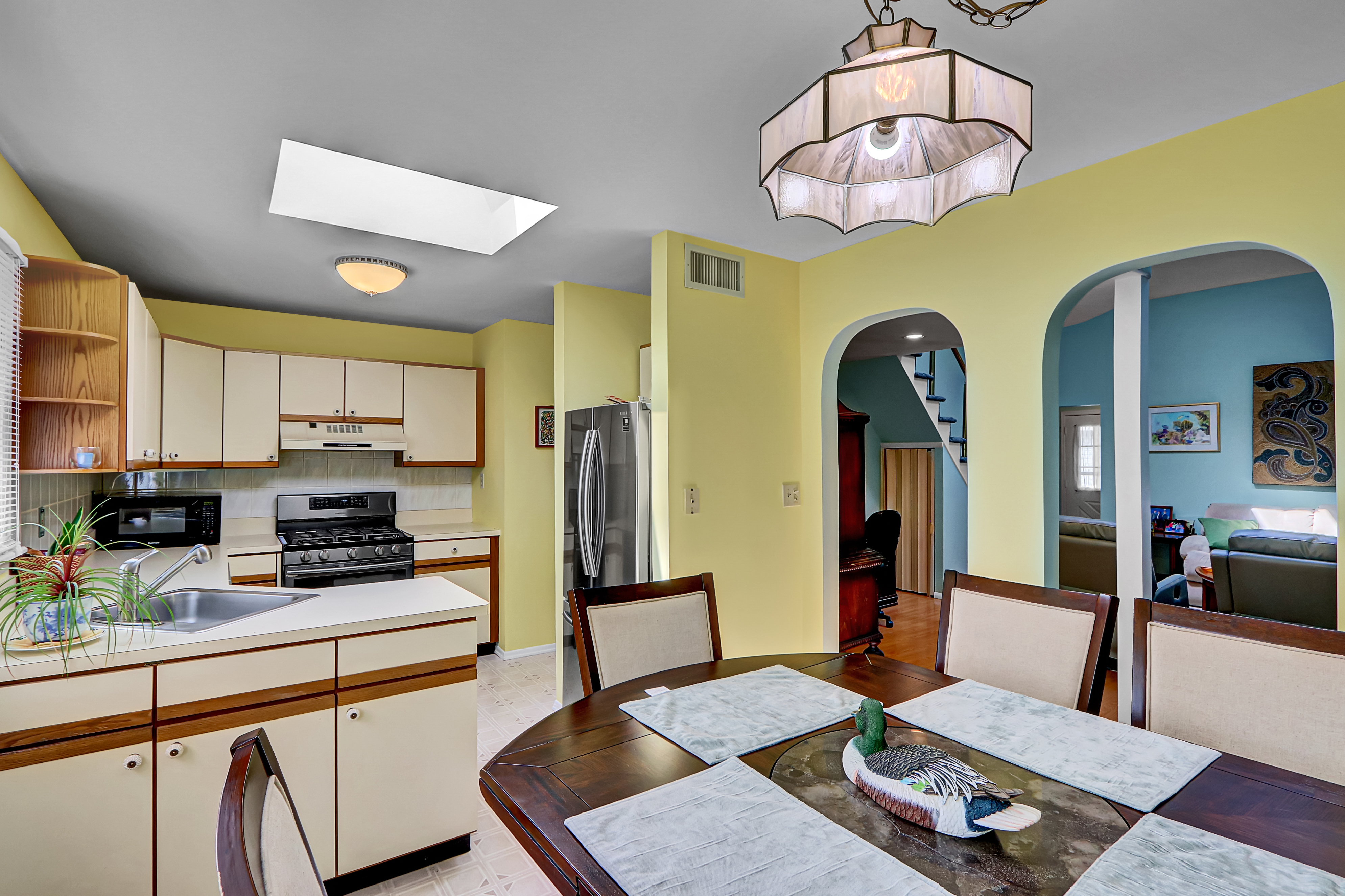 North Babylon, New York, 11703, United States, 2 Bedrooms Bedrooms, ,2 BathroomsBathrooms,Residential,For Sale,1943160