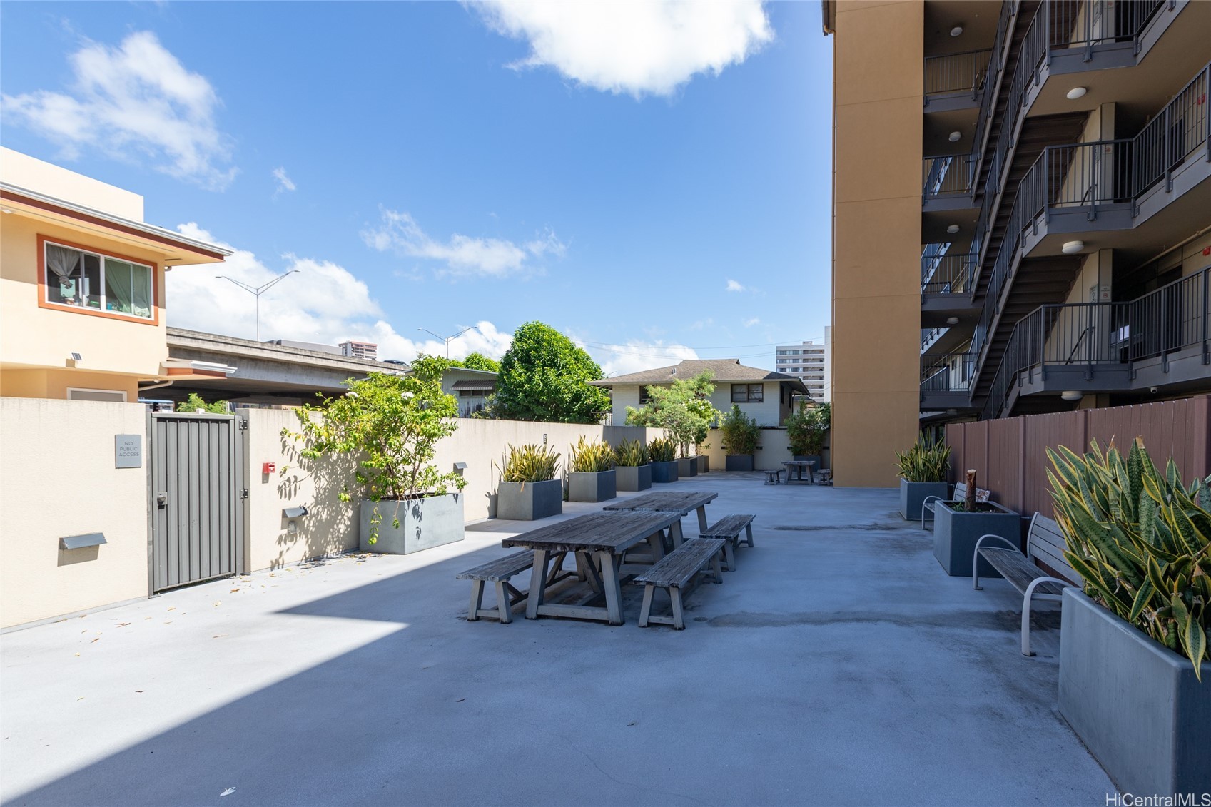 Honolulu, Hawaii, 96814, United States, 2 Bedrooms Bedrooms, ,2 BathroomsBathrooms,Residential,For Sale,1968678