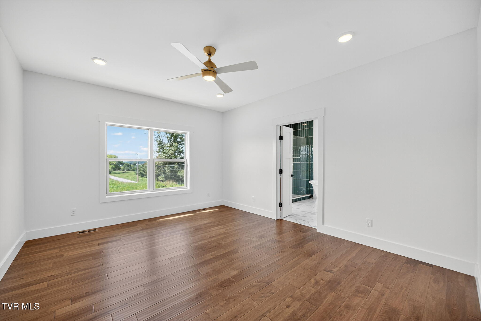 Greeneville, Tennessee, 37745, United States, 3 Bedrooms Bedrooms, ,2 BathroomsBathrooms,Residential,For Sale,1923218