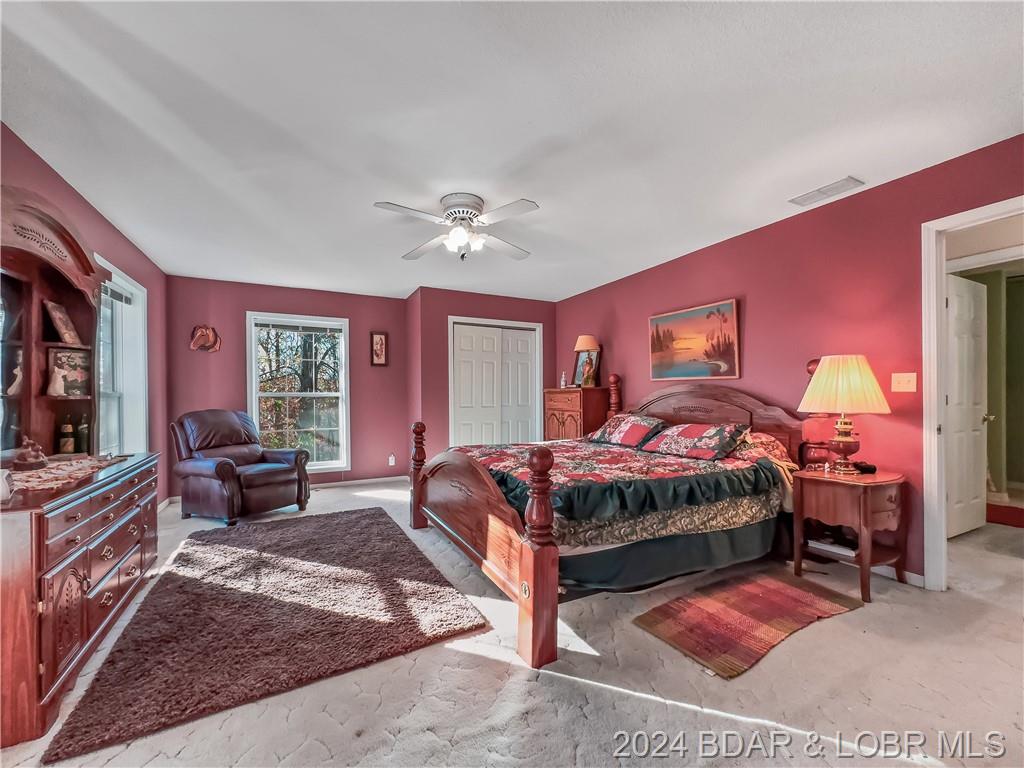 Camdenton, Missouri, 65020, United States, 5 Bedrooms Bedrooms, ,5 BathroomsBathrooms,Residential,For Sale,1850367
