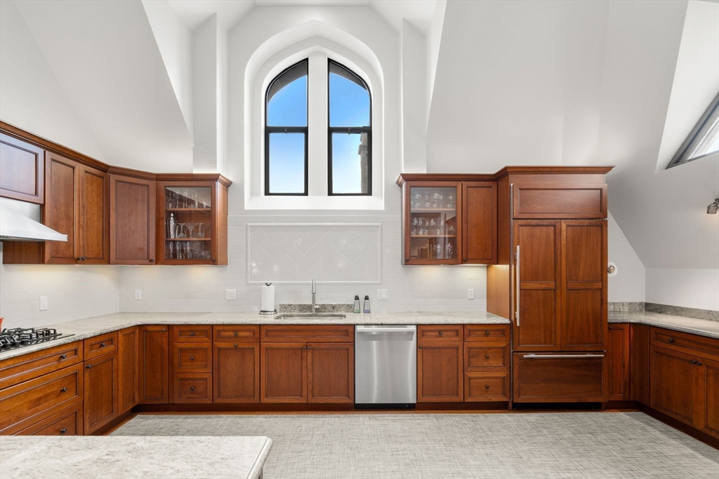 Watertown, Massachusetts, 02472, United States, 3 Bedrooms Bedrooms, ,3 BathroomsBathrooms,Residential,For Sale,1850187