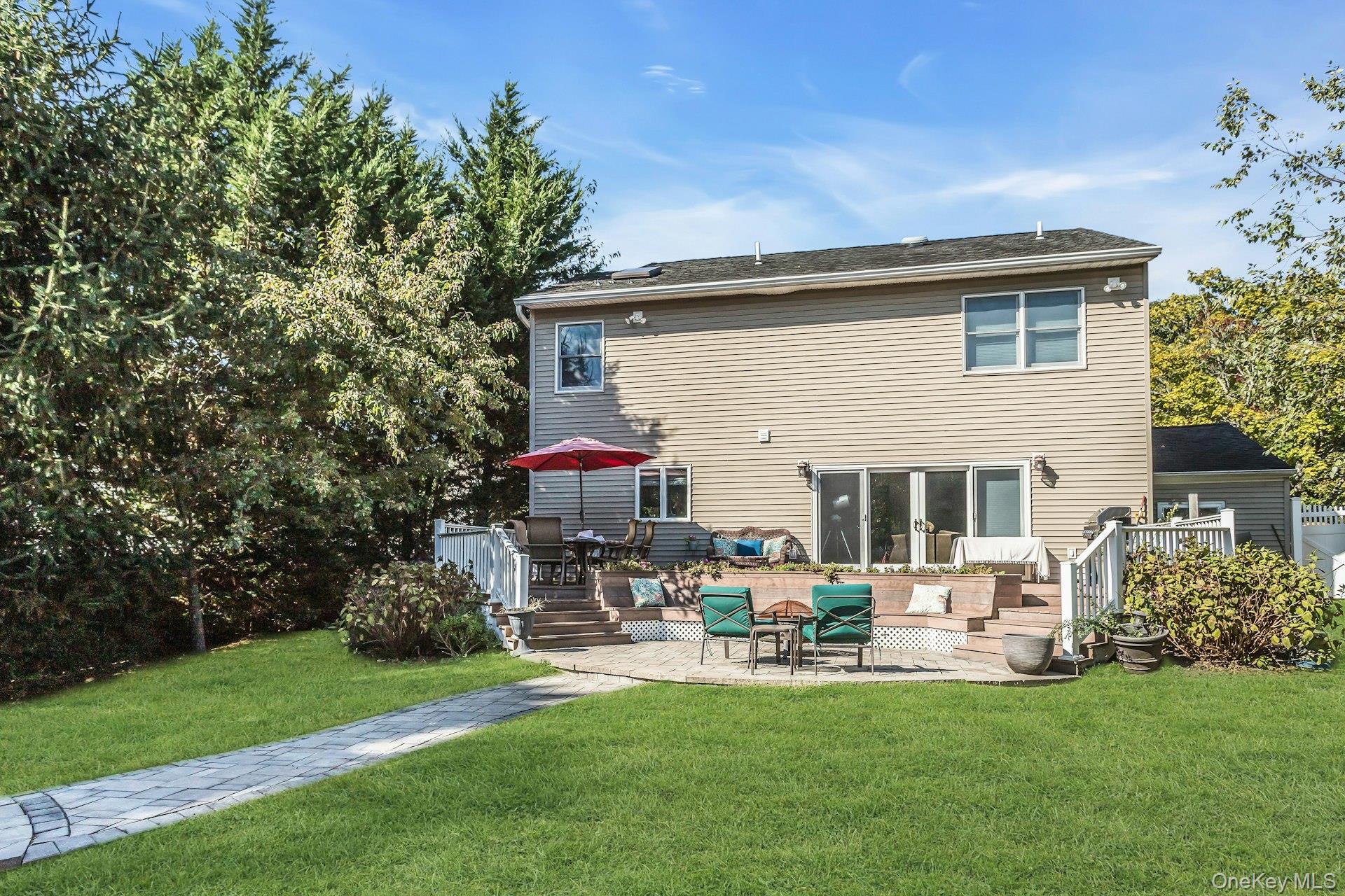 Northport, New York, 11768, United States, 4 Bedrooms Bedrooms, ,3 BathroomsBathrooms,Residential,For Sale,1988277