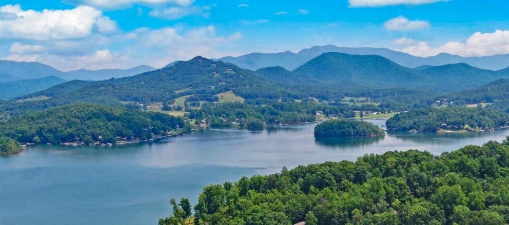 Hiawassee, Georgia, 30546, United States, 4 Bedrooms Bedrooms, ,5 BathroomsBathrooms,Residential,For Sale,1978790