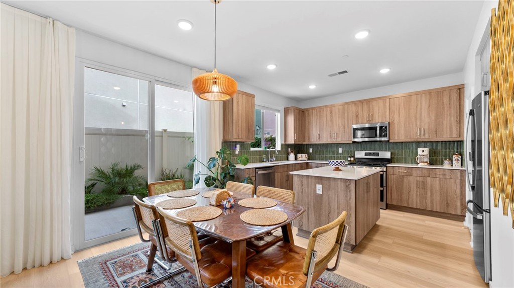 Fallbrook, California, 92028, United States, 3 Bedrooms Bedrooms, ,3 BathroomsBathrooms,Residential,For Sale,1987532