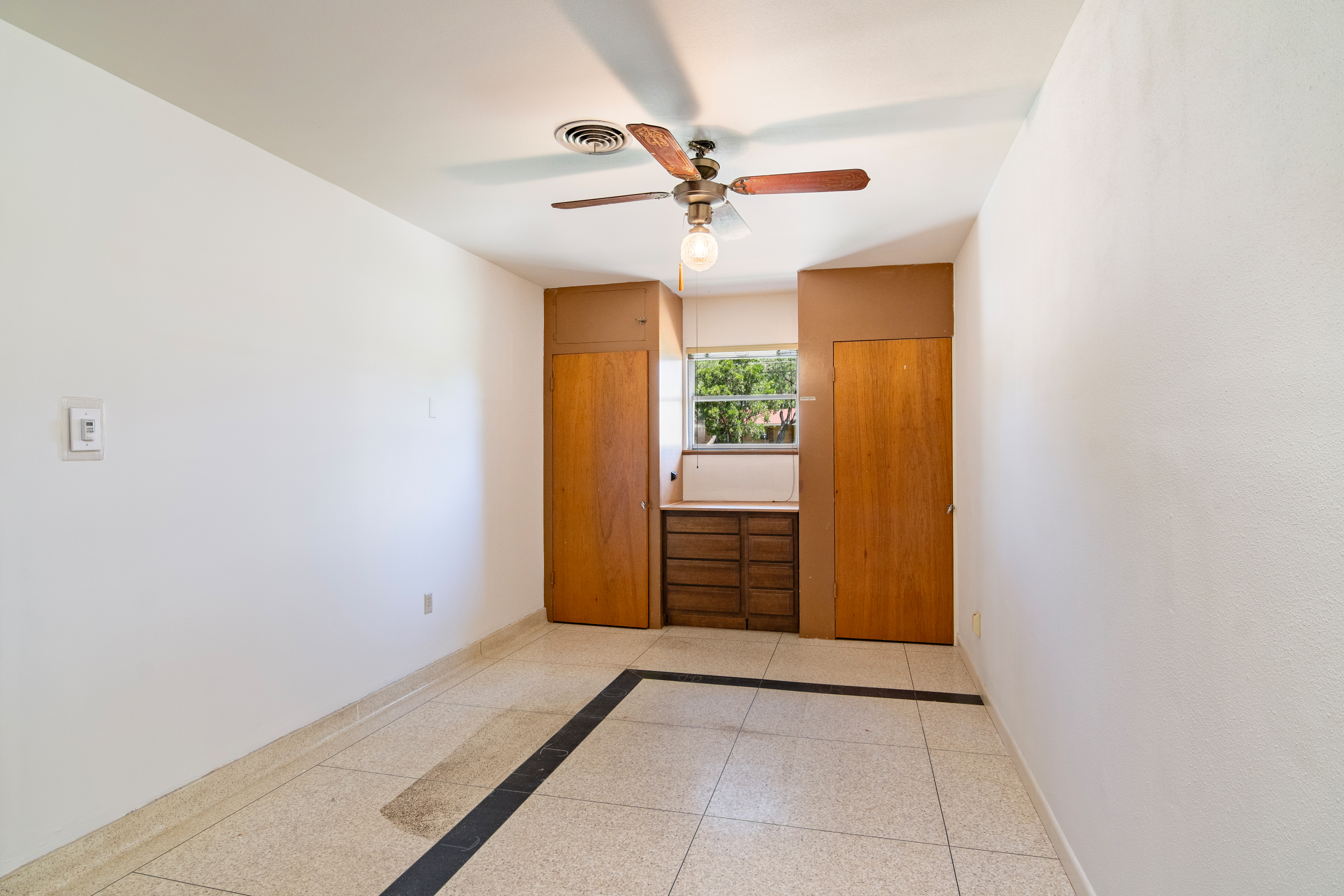  Comfortable Single Story with Abundant Natural Light - 物件實景