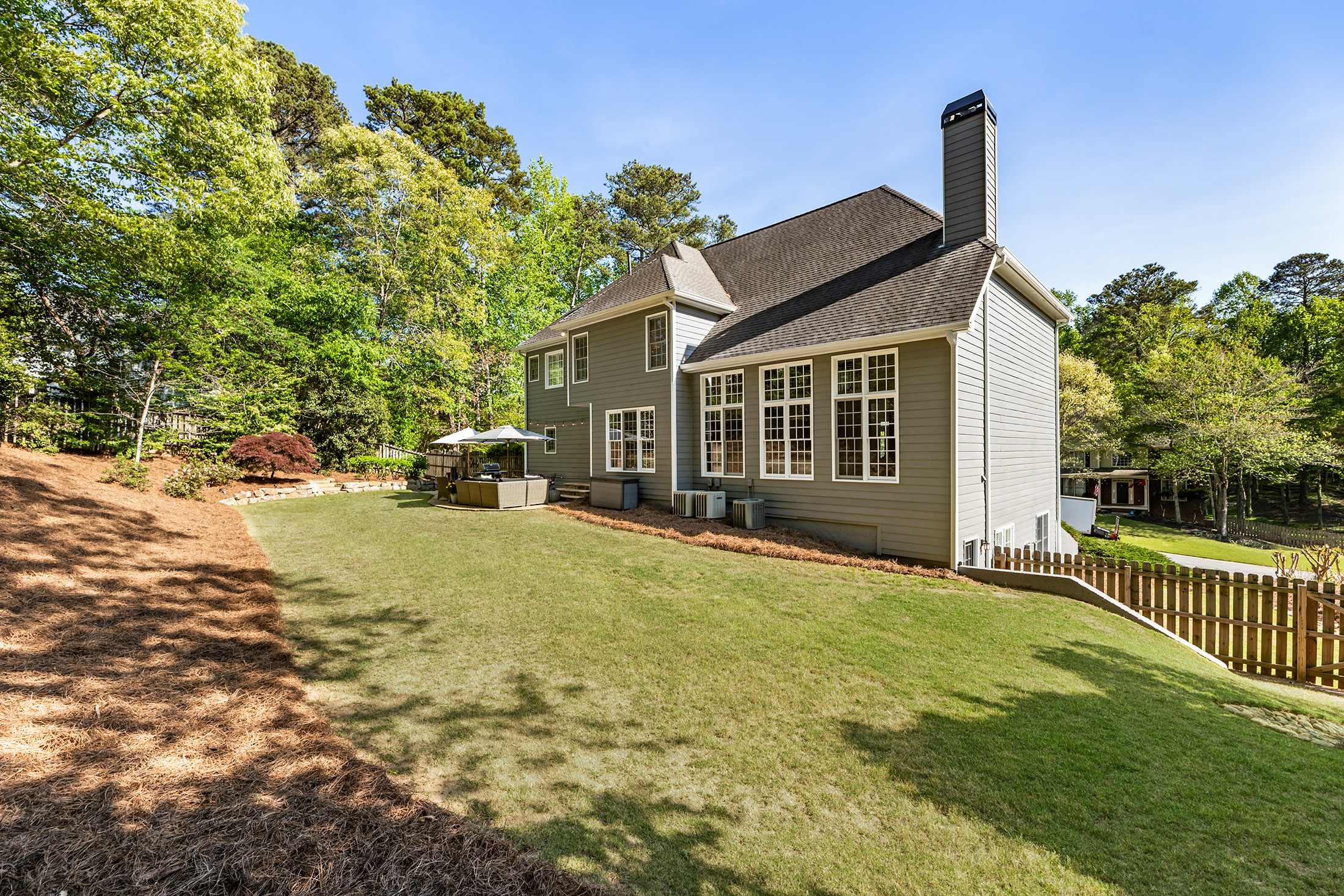  Completely Renovated Home in Desirable Location - 物件實景