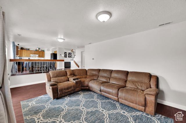 Layton, Utah, 84041, United States, 5 Bedrooms Bedrooms, ,4 BathroomsBathrooms,Residential,For Sale,1930969