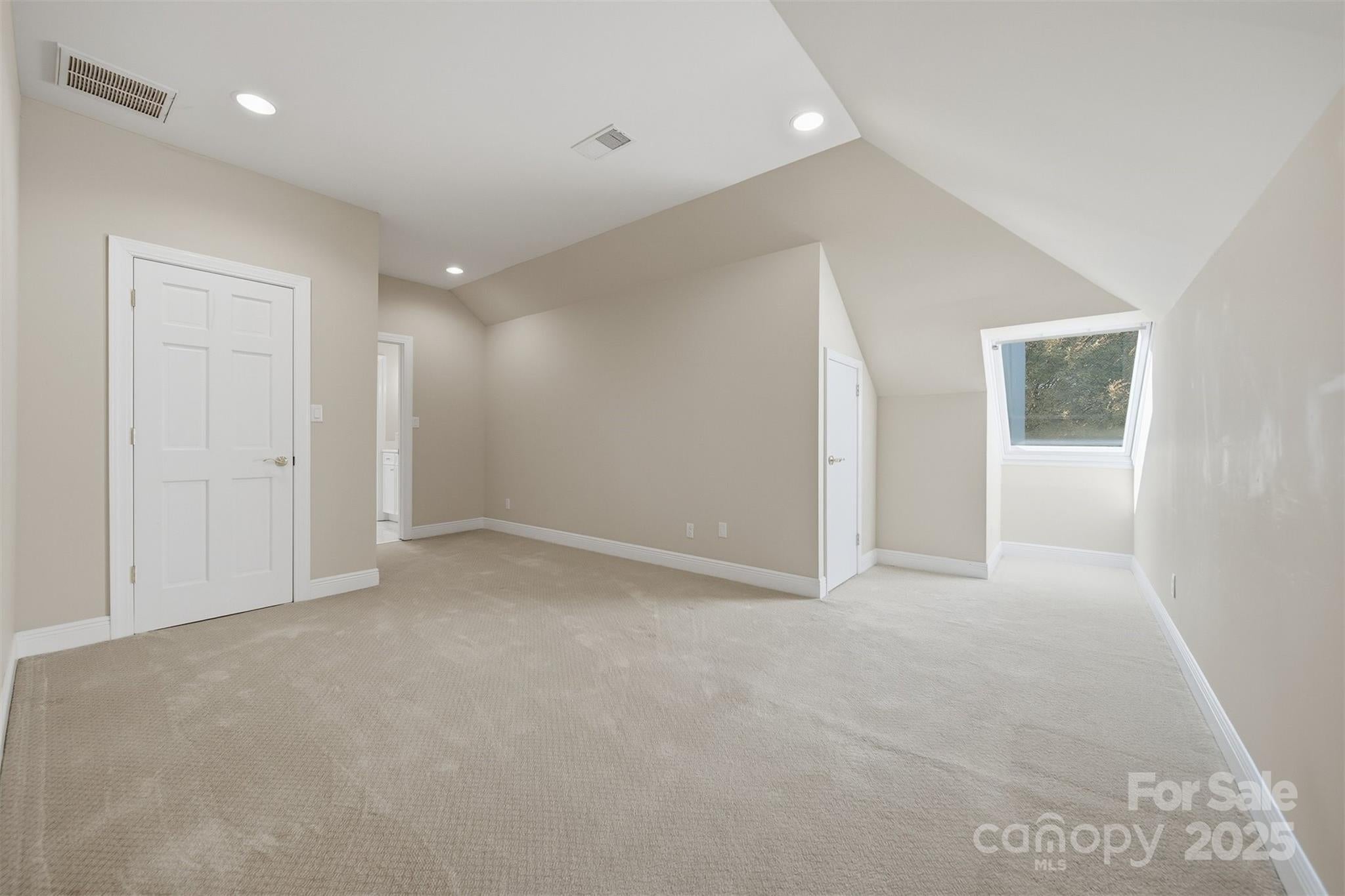 Conover, North Carolina, 28613, United States, 6 Bedrooms Bedrooms, ,7 BathroomsBathrooms,Residential,For Sale,1991981