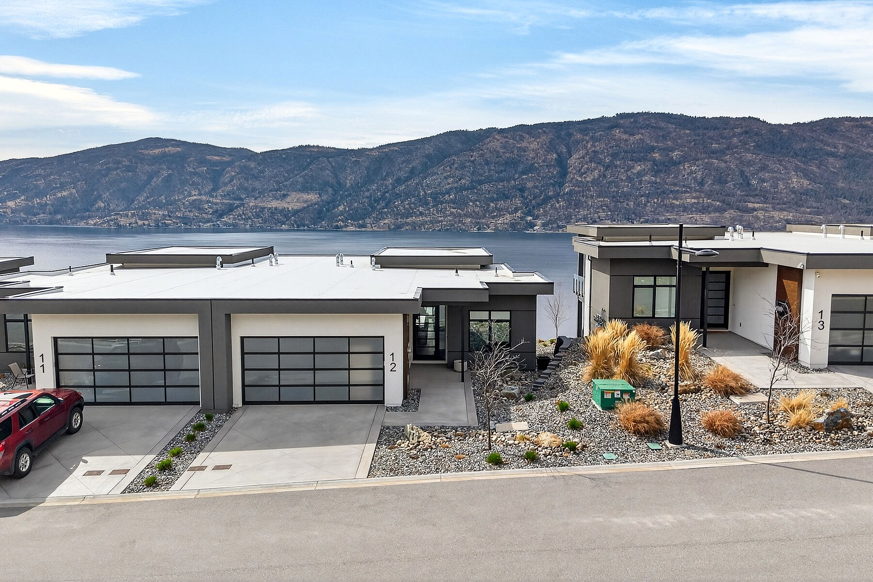  Elevated Lake Country Living - 物件實景