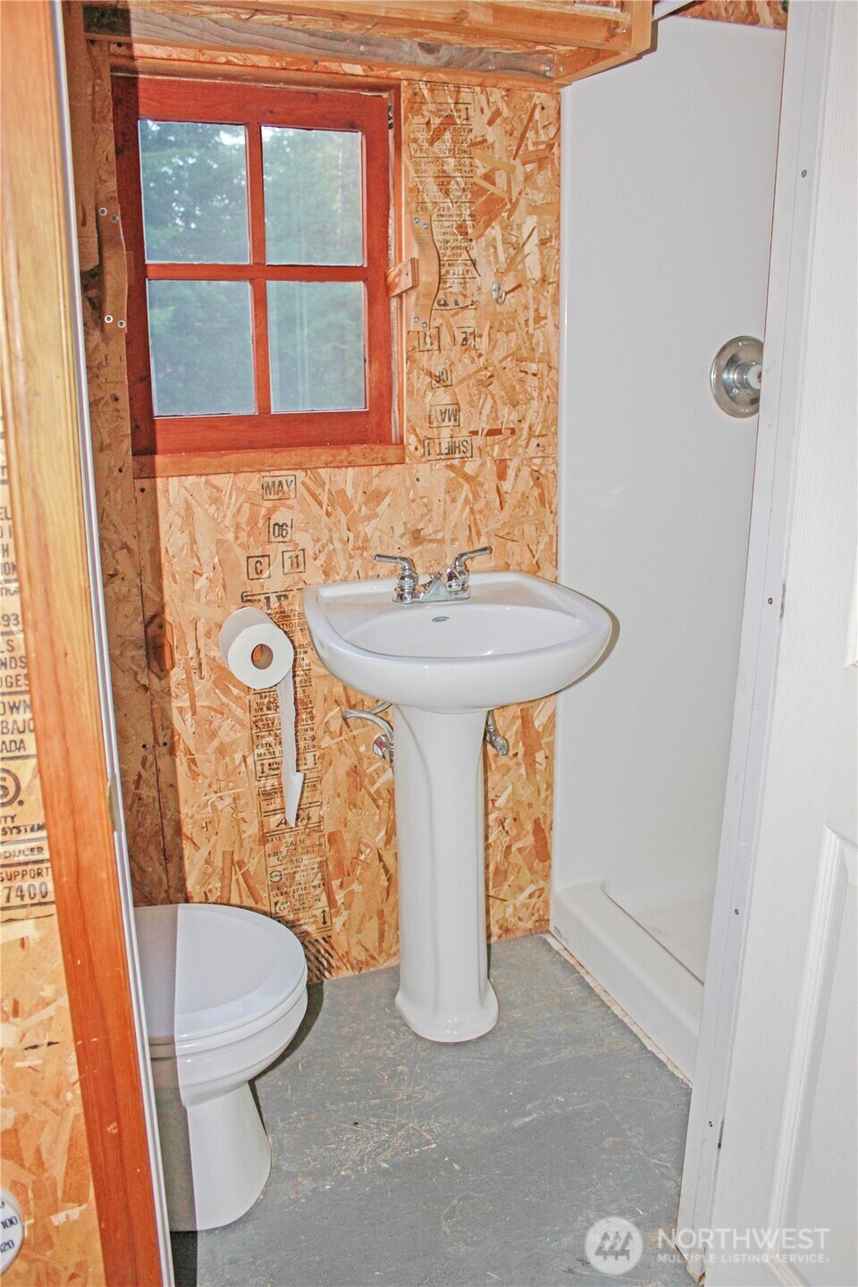 Cle Elum, Washington, 98922, United States, 3 Bedrooms Bedrooms, ,2 BathroomsBathrooms,Residential,For Sale,2001560