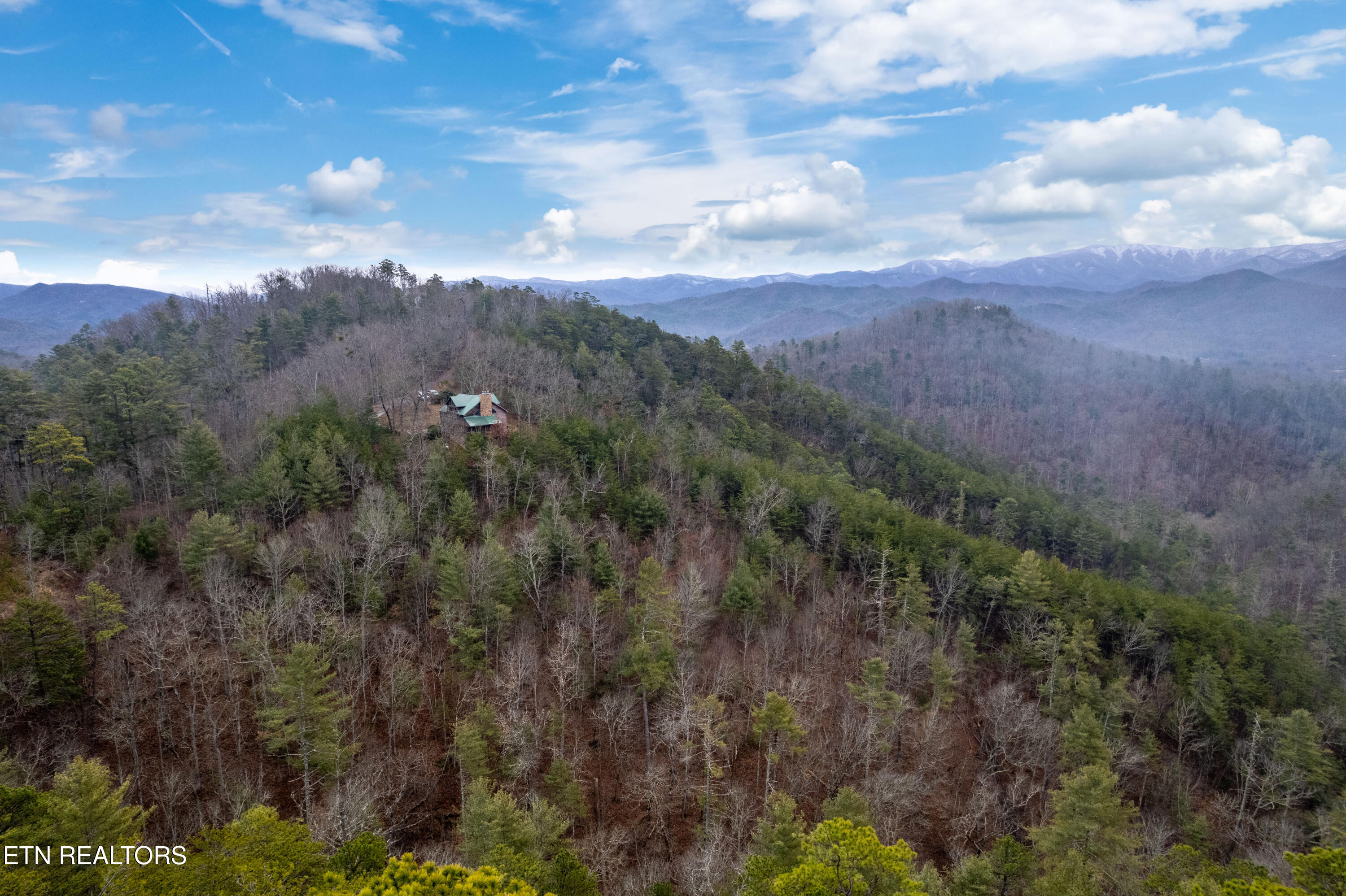 Townsend, Tennessee, 37882, United States, 3 Bedrooms Bedrooms, ,3 BathroomsBathrooms,Residential,For Sale,1982274