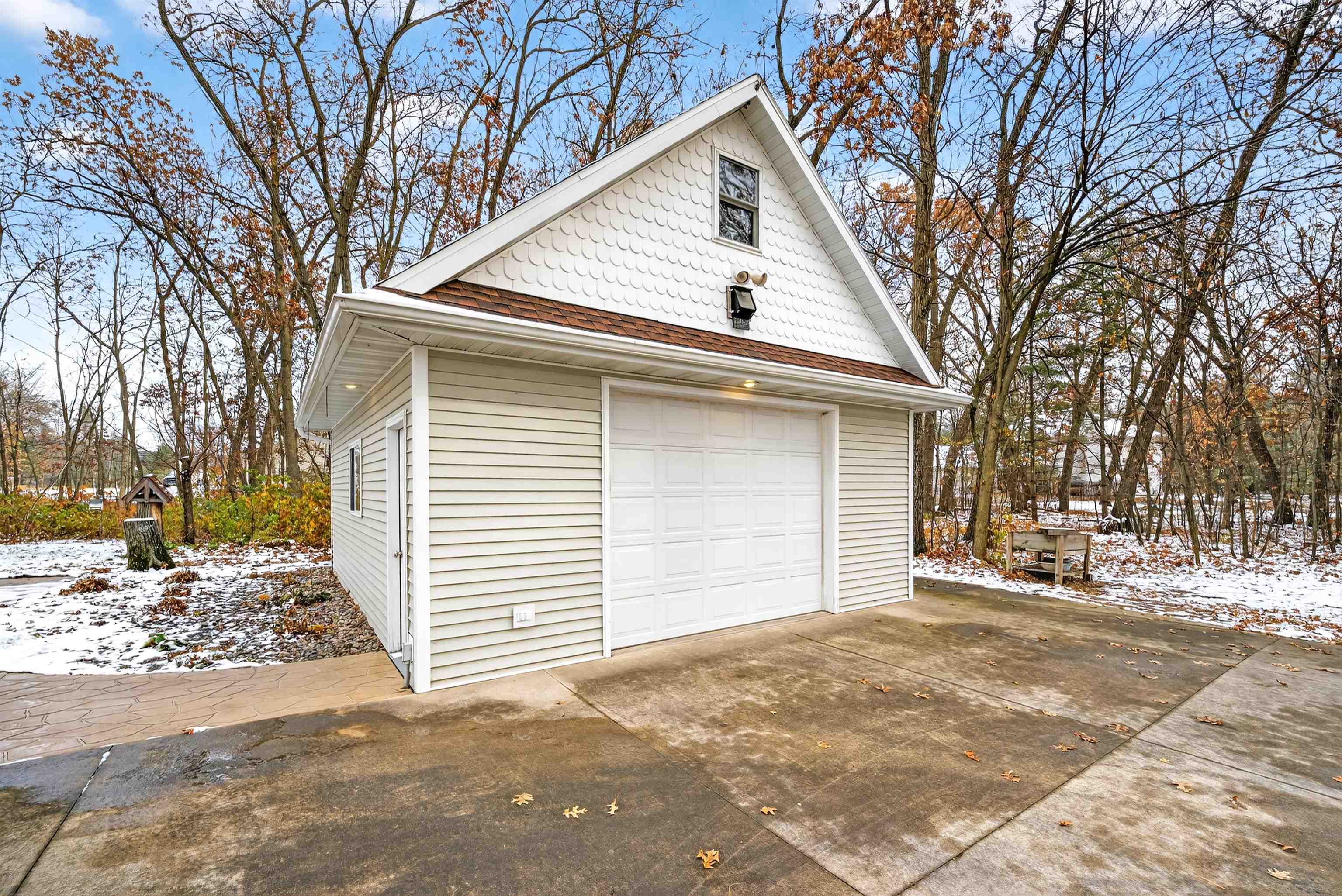 NEW LONDON, Wisconsin, 54961, United States, 3 Bedrooms Bedrooms, ,4 BathroomsBathrooms,Residential,For Sale,1996167