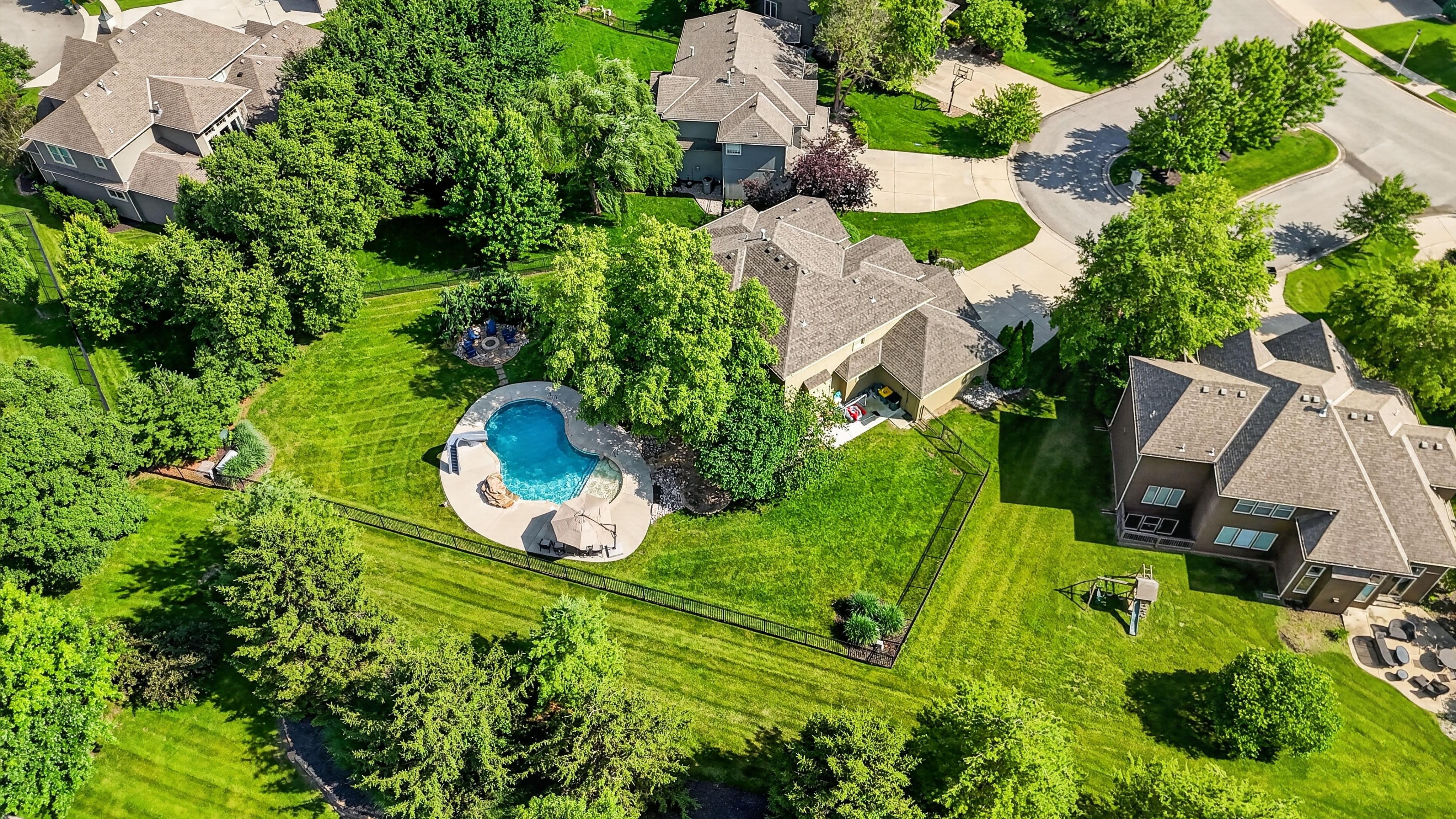  15933 Ballentine Street, Overland Park, KS 66221 - 物件實景