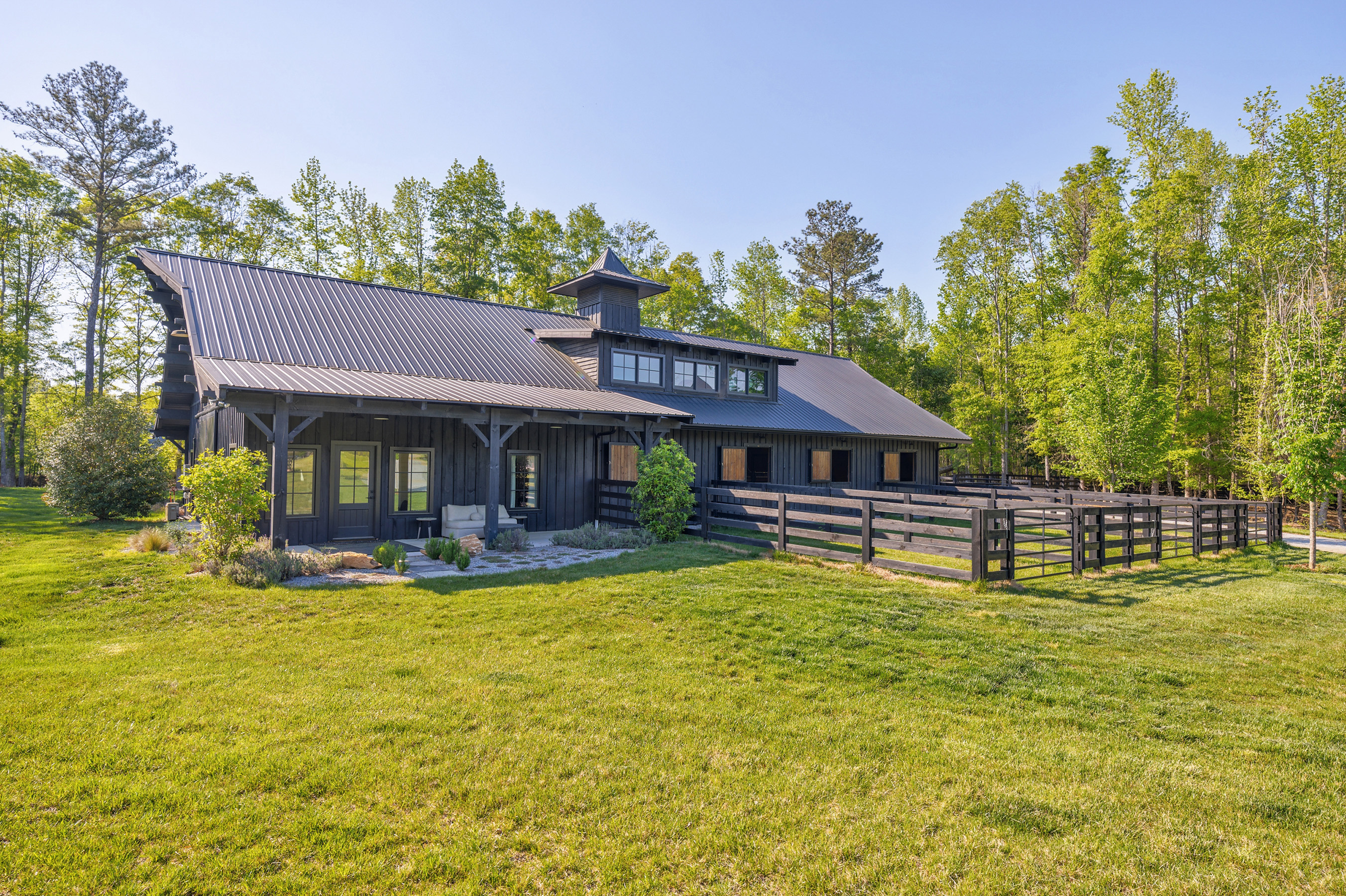  Stunning Milton Estate with Barn and Greenhouse on 50+/- Private Acres - 物件實景
