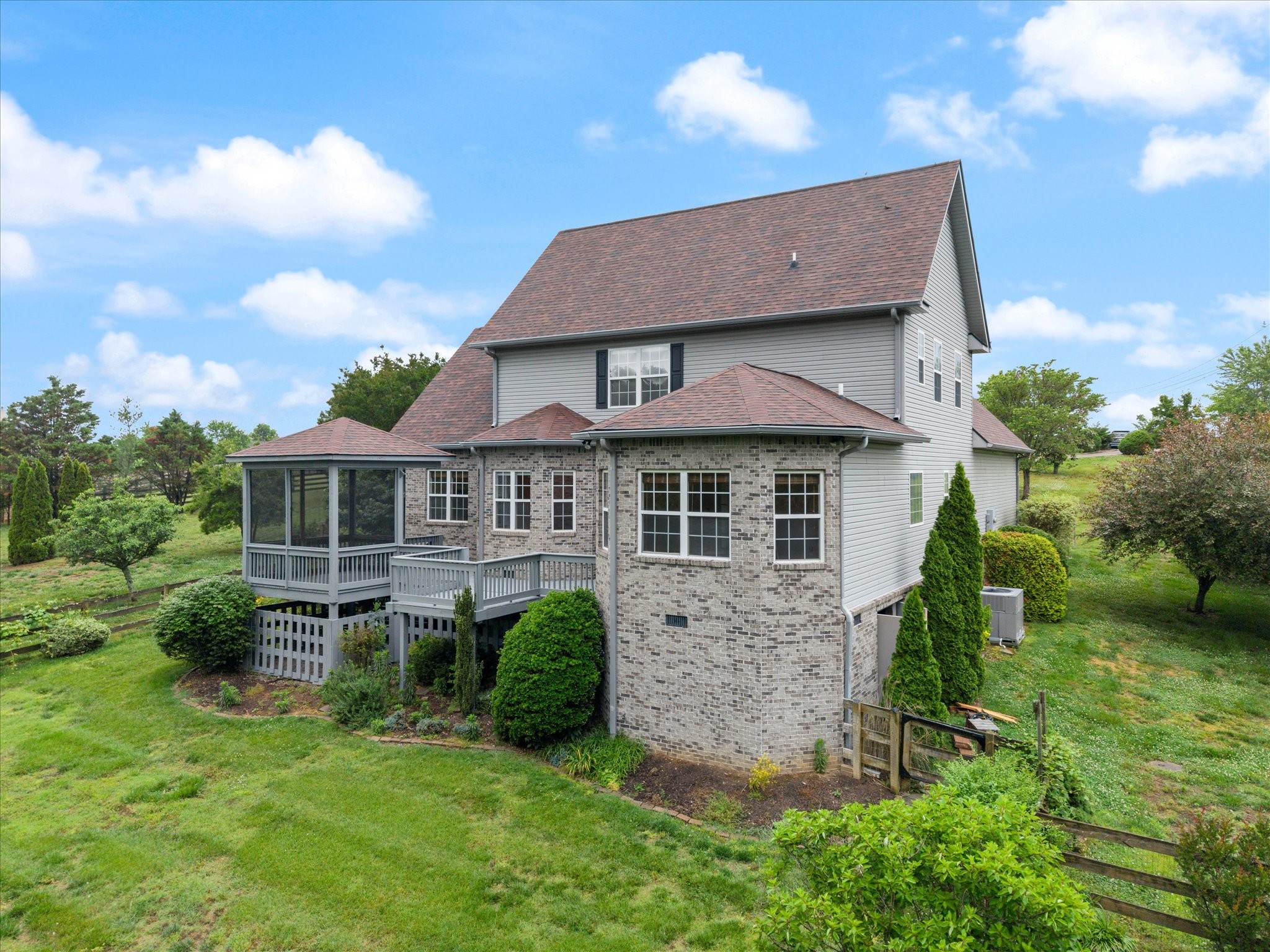  2216 Twin Peaks Ct, Spring Hill, TN, 37174 - 物件實景
