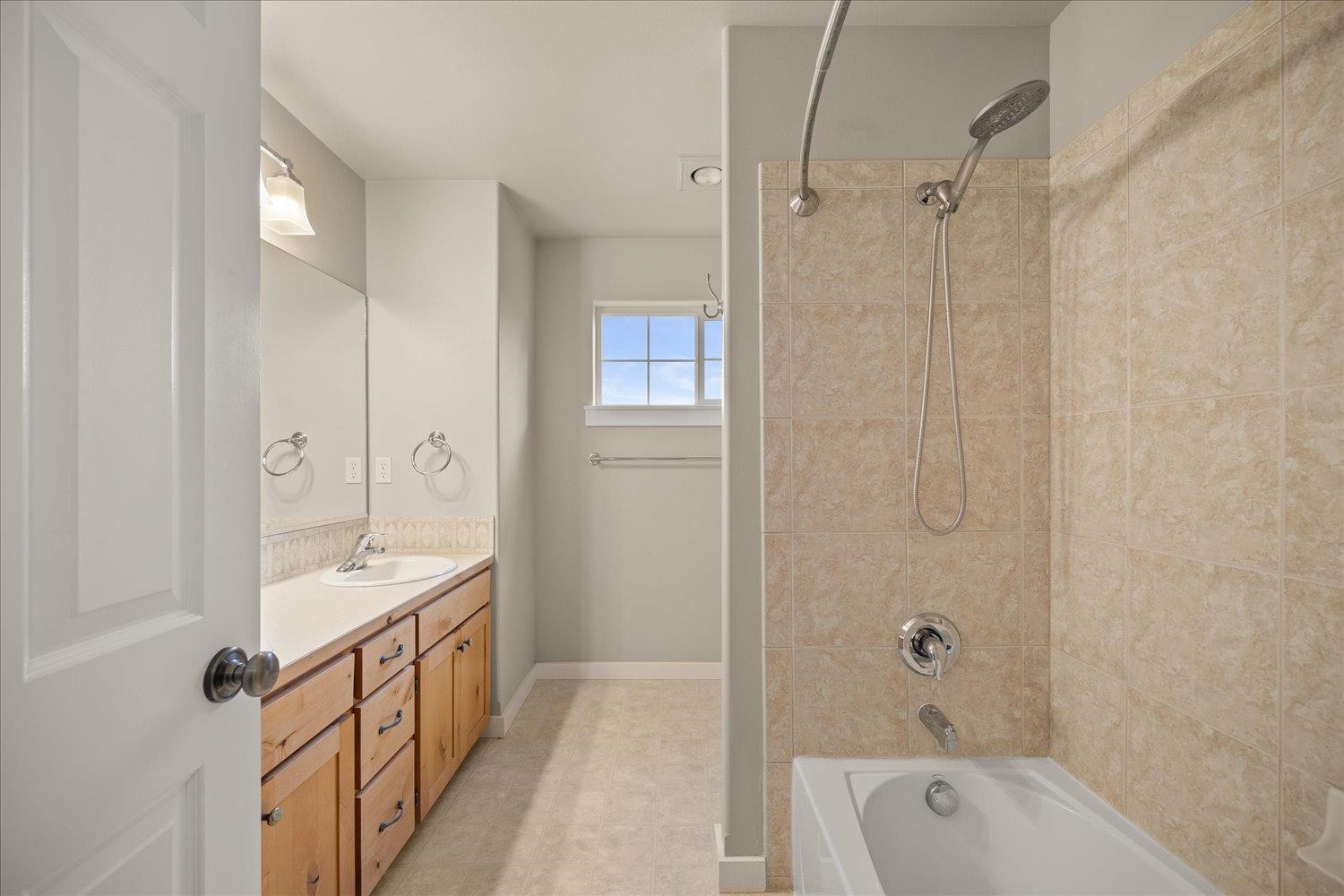 Spokane, Washington, 99224, United States, 6 Bedrooms Bedrooms, ,4 BathroomsBathrooms,Residential,For Sale,1856597