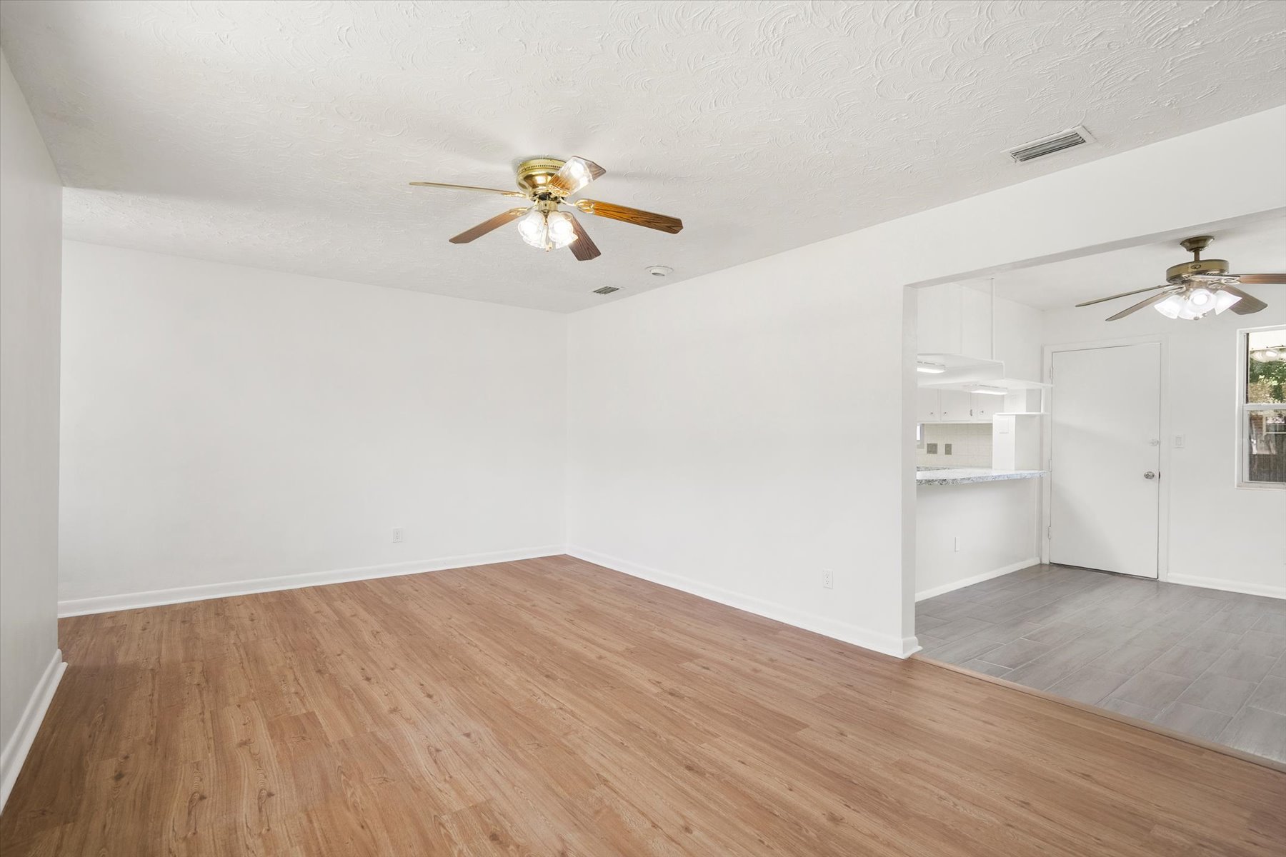  2125 W Lou Drive, Jacksonville, FL, 32216 - 物件實景