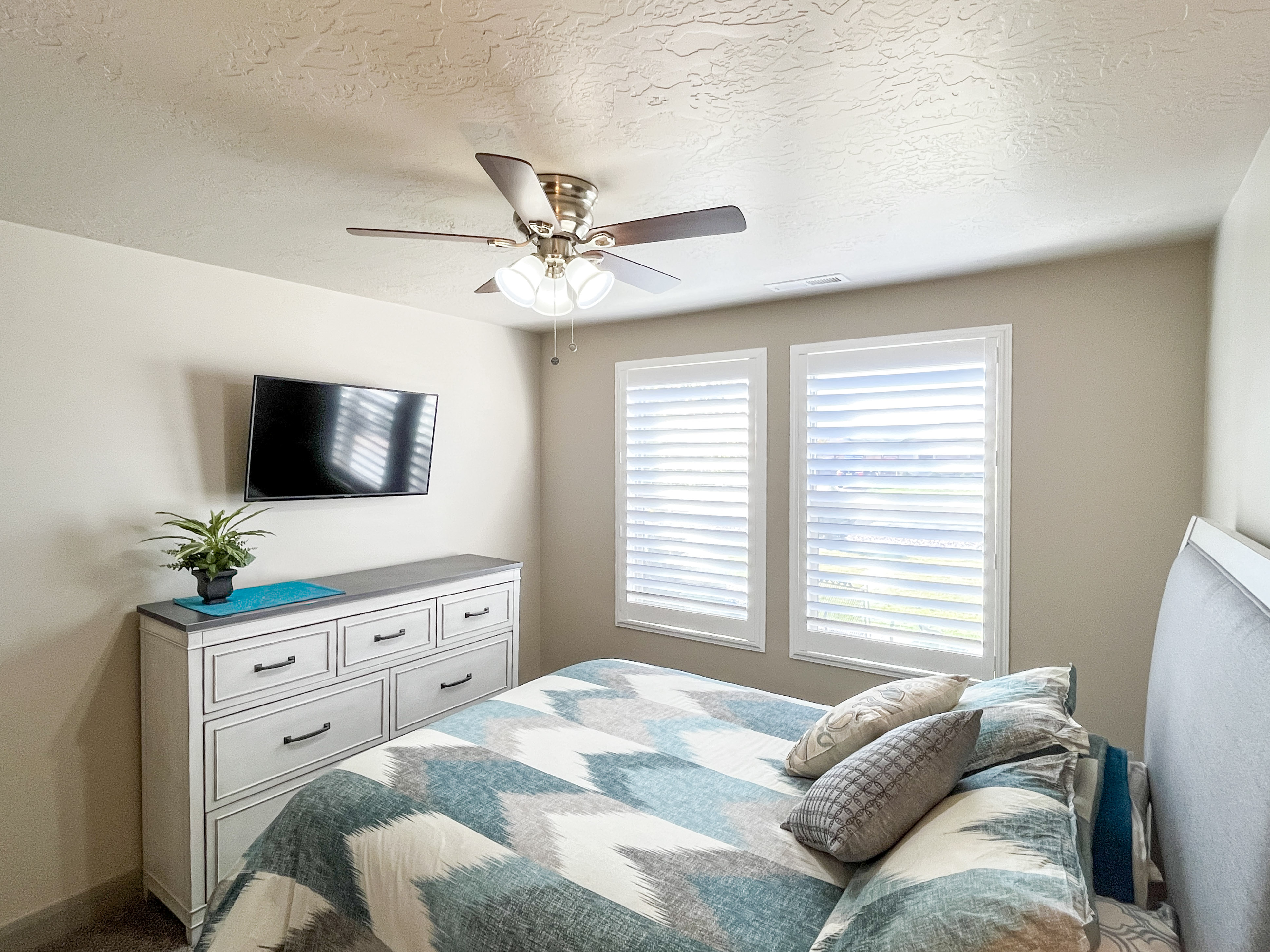 Cedar City, Utah, 84721, United States, 4 Bedrooms Bedrooms, ,2 BathroomsBathrooms,Residential,For Sale,1989558