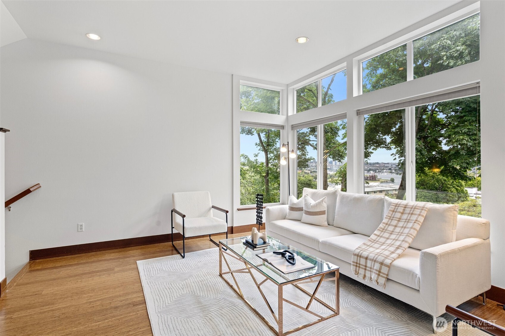 Seattle, Washington, 98109, United States, 3 Bedrooms Bedrooms, ,4 BathroomsBathrooms,Residential,For Sale,1976835