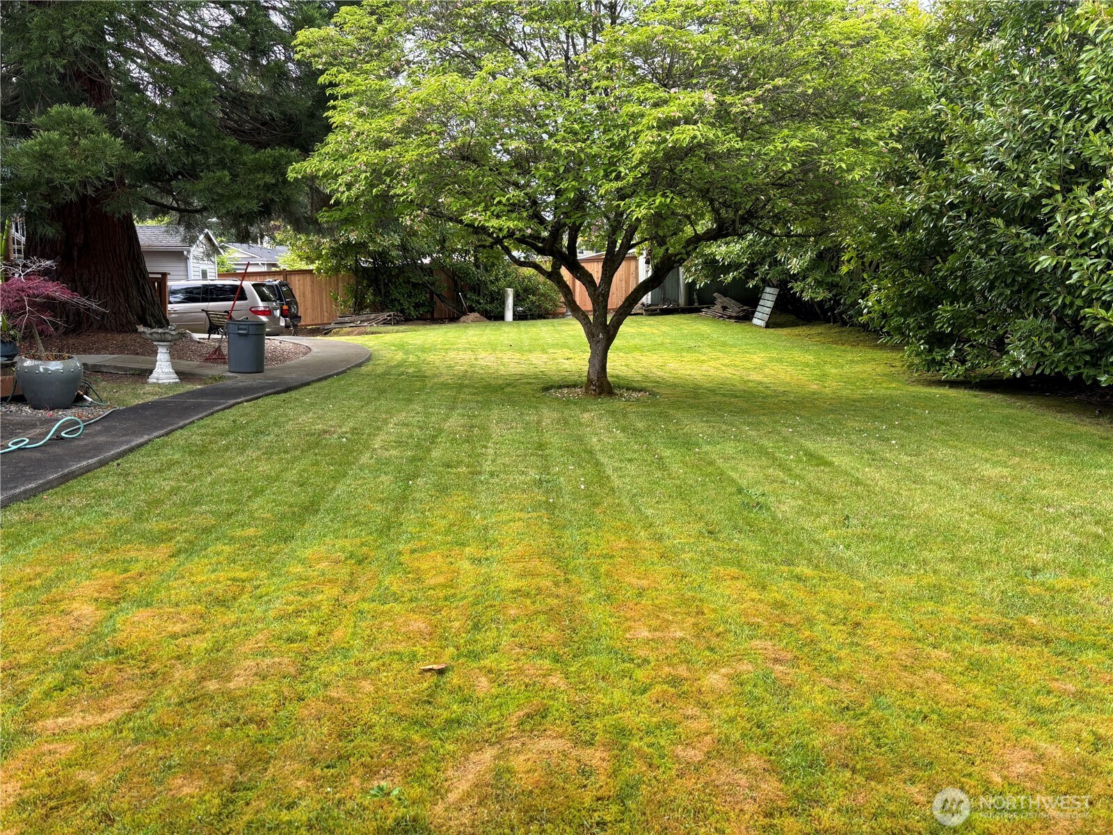 Kirkland, Washington, 98034, United States, 4 Bedrooms Bedrooms, ,3 BathroomsBathrooms,Residential,For Sale,1975566