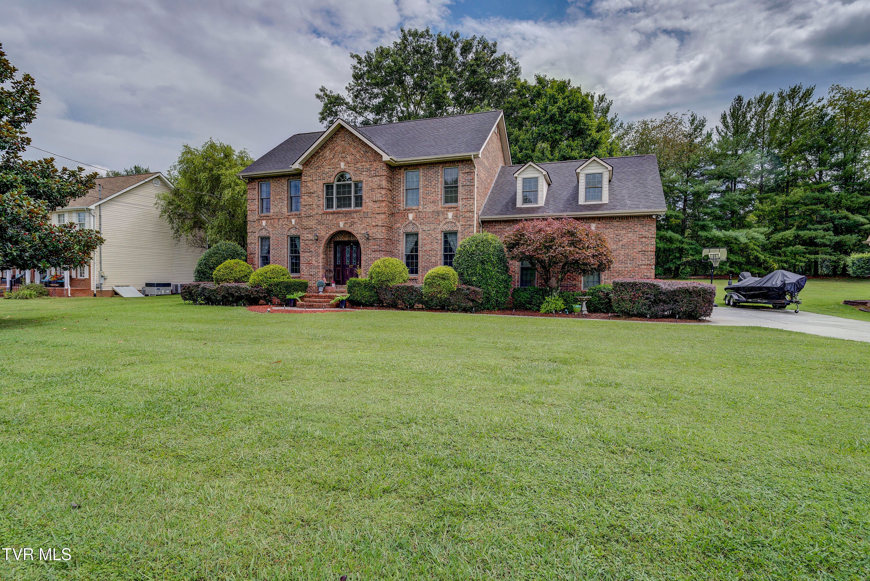 Kingsport, Tennessee, 37663, United States, 5 Bedrooms Bedrooms, ,3 BathroomsBathrooms,Residential,For Sale,1940461