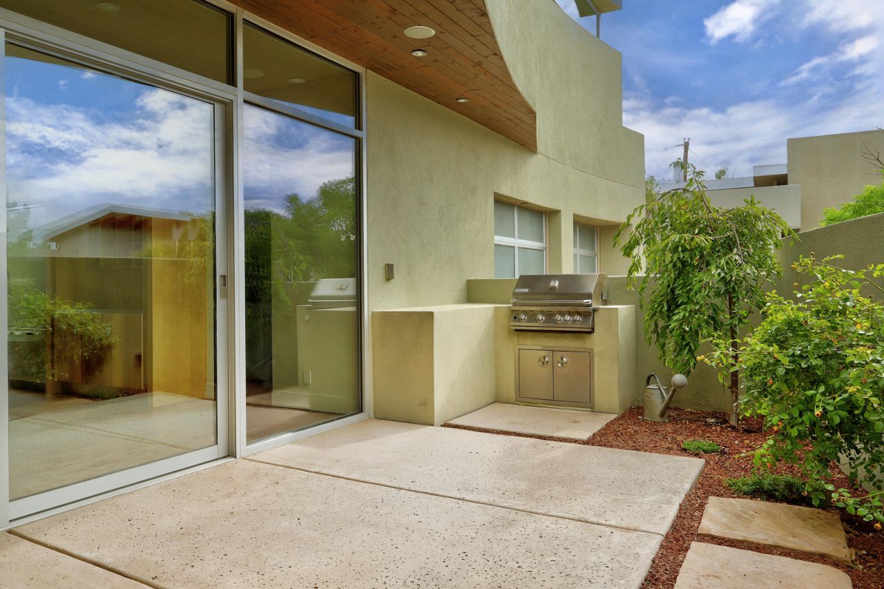 Albuquerque, New Mexico, 87104, United States, 4 Bedrooms Bedrooms, ,4 BathroomsBathrooms,Residential,For Sale,1940748