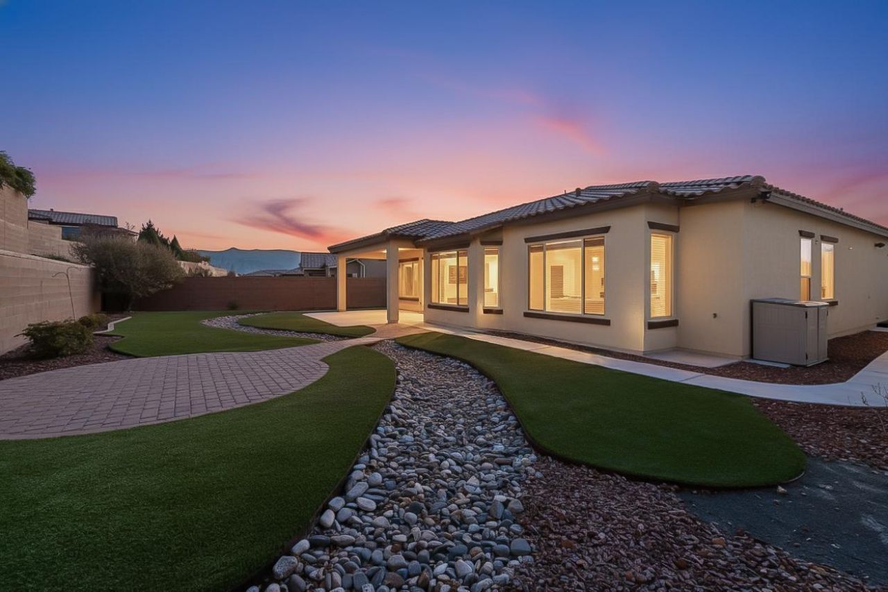 Rio Rancho, New Mexico, 87124, United States, 3 Bedrooms Bedrooms, ,2 BathroomsBathrooms,Residential,For Sale,1992883