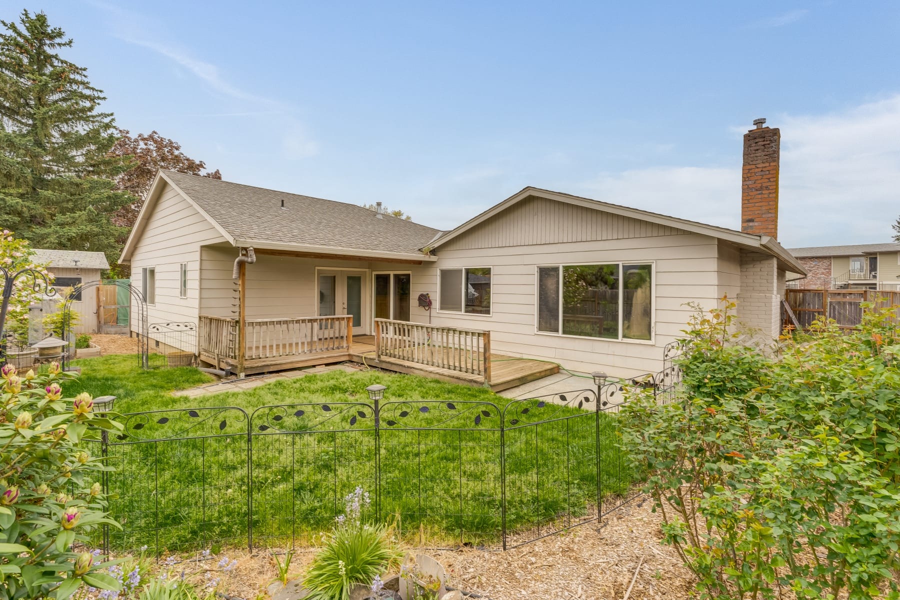  2024 NE POYNTER ST Hillsboro, OR 97124 - 物件實景