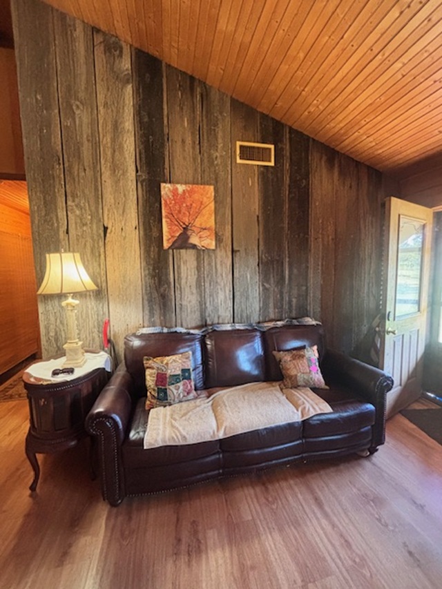 Hatfield, Arkansas, 71945, United States, 2 Bedrooms Bedrooms, ,1 BathroomBathrooms,Residential,For Sale,1977667