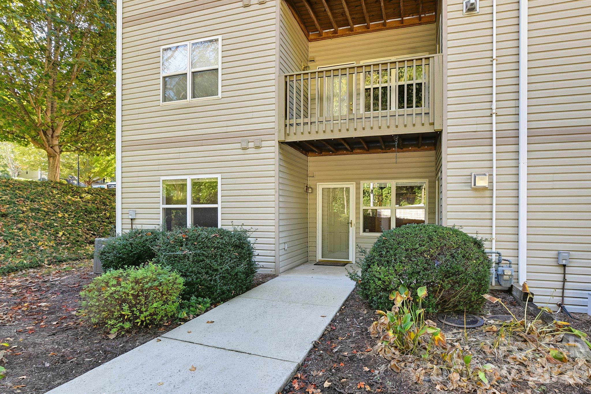 Carlyle Way, Asheville, NC 28803