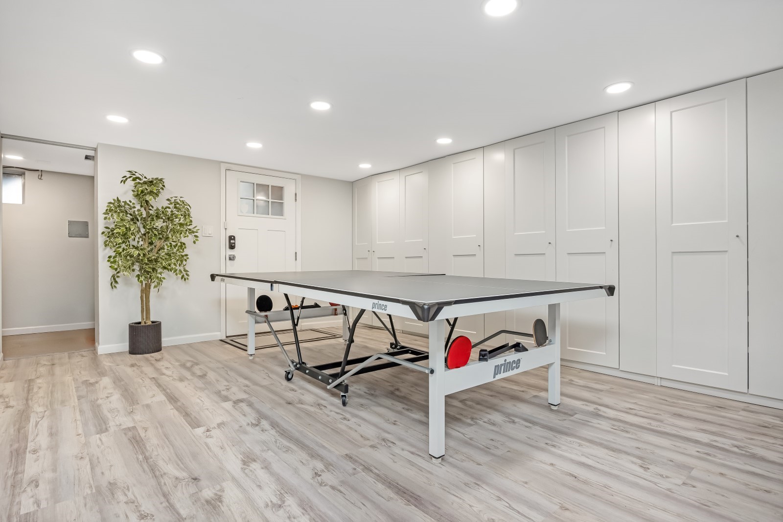 Middle Village, New York, 11379, United States, 3 Bedrooms Bedrooms, ,2 BathroomsBathrooms,Residential,For Sale,2001755