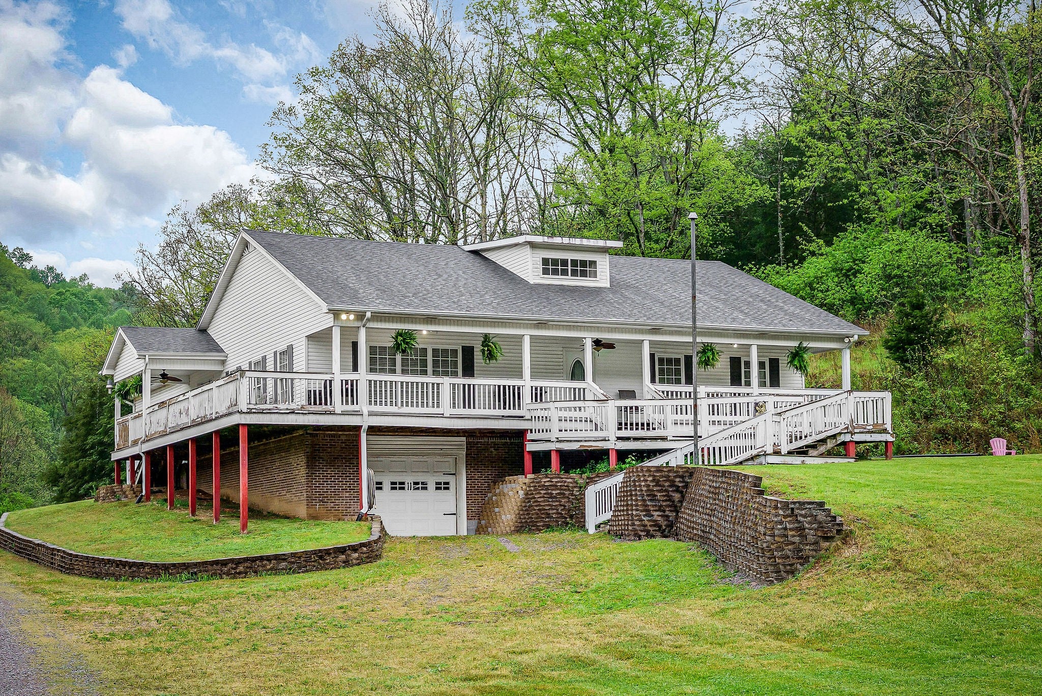 Liberty, Tennessee, 37095, United States, 3 Bedrooms Bedrooms, ,3 BathroomsBathrooms,Residential,For Sale,2006602