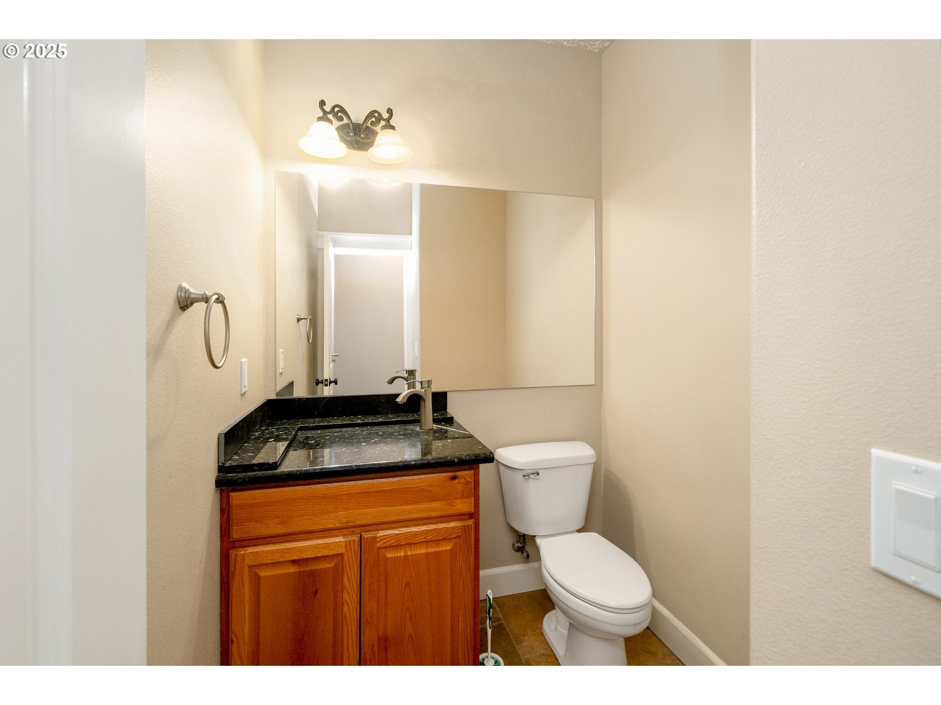 Tillamook, Oregon, 97141, United States, 3 Bedrooms Bedrooms, ,4 BathroomsBathrooms,Residential,For Sale,1998230