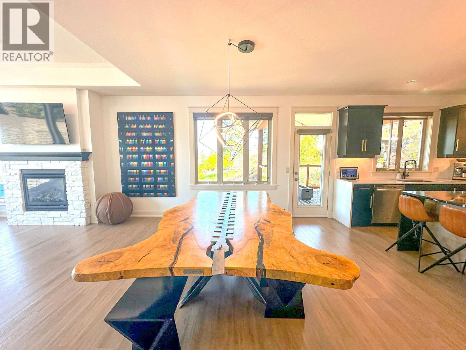 VERNON, British Columbia, V1H 1Y5, CA, 4 Bedrooms Bedrooms, ,2 BathroomsBathrooms,Residential,For Sale,1948063