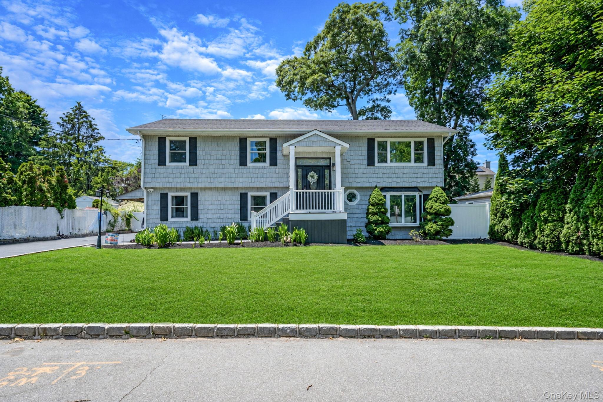 Rose Dr, Ronkonkoma, NY 11779