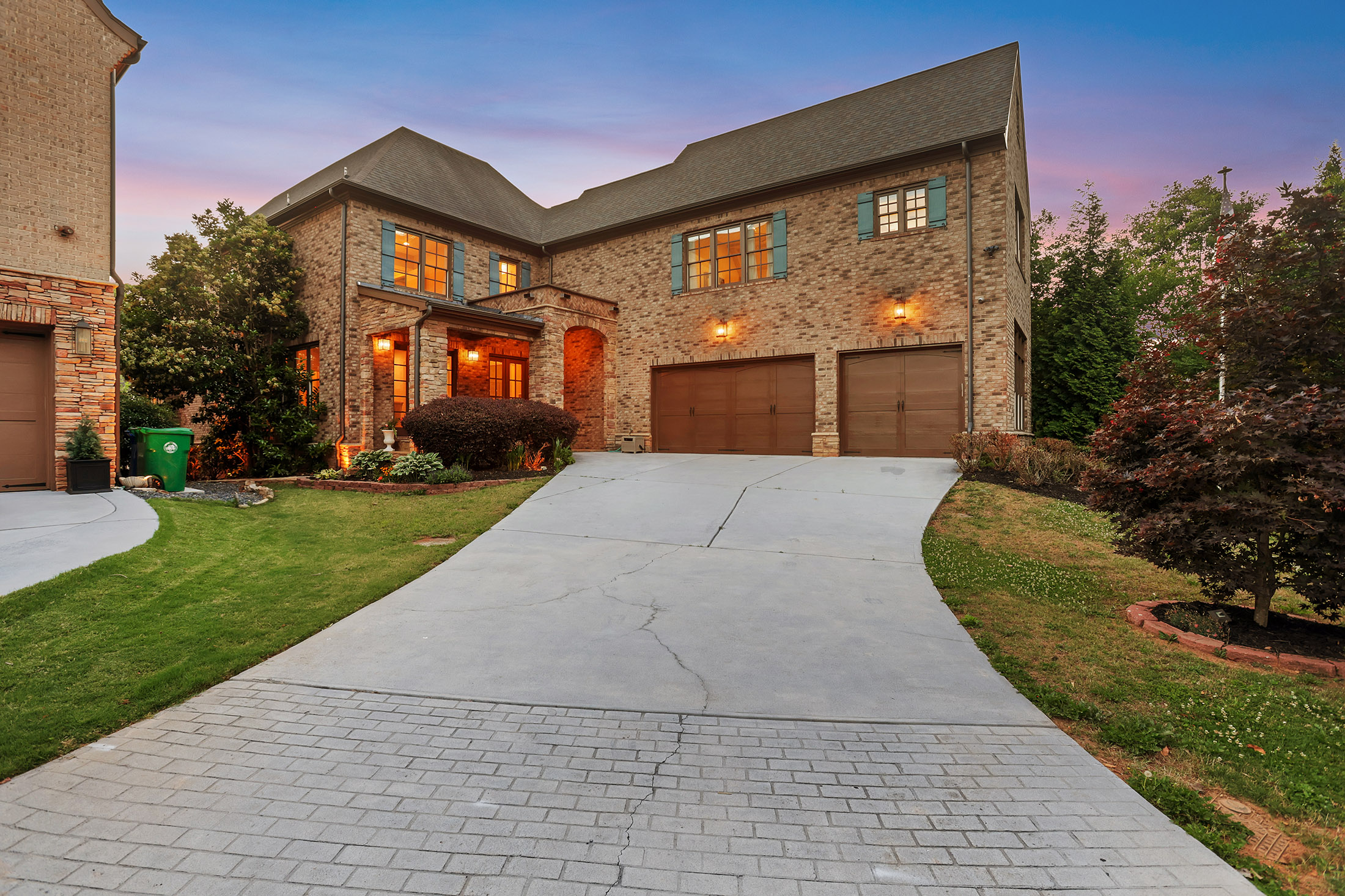  Sophisticated Brick Residence in Coveted Brookhaven Location - 物件實景