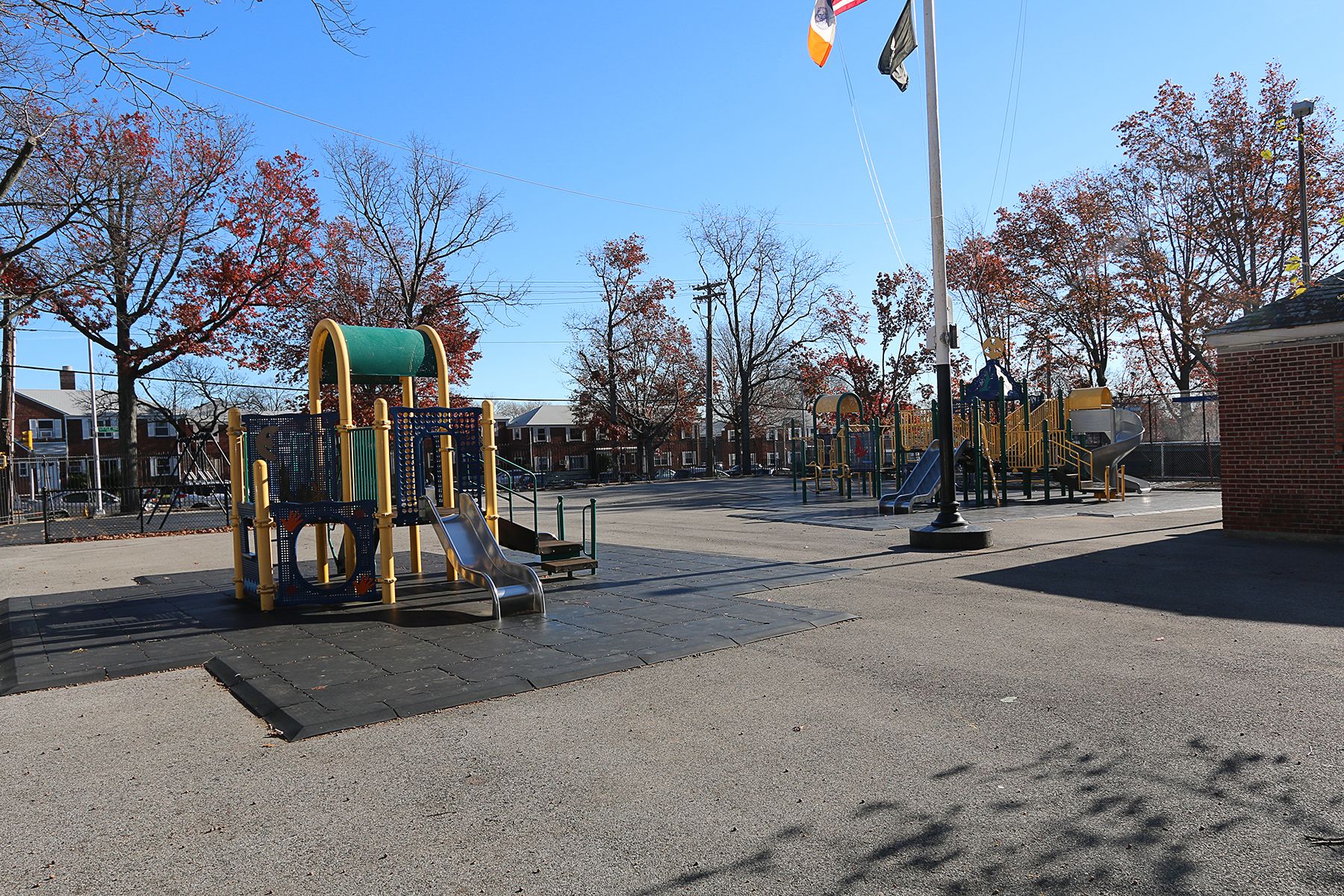  251-37 71st Road, Glen Oaks, NY, 11426 - 物件實景