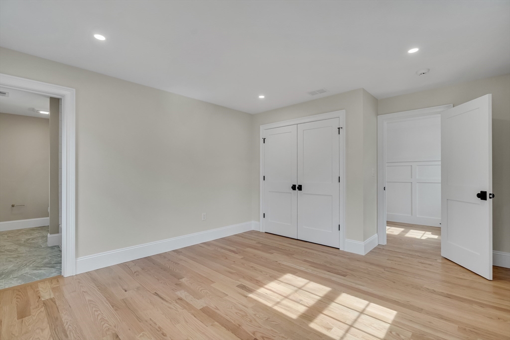 Lexington, Massachusetts, 02420, United States, 5 Bedrooms Bedrooms, ,6 BathroomsBathrooms,Residential,For Sale,1995859