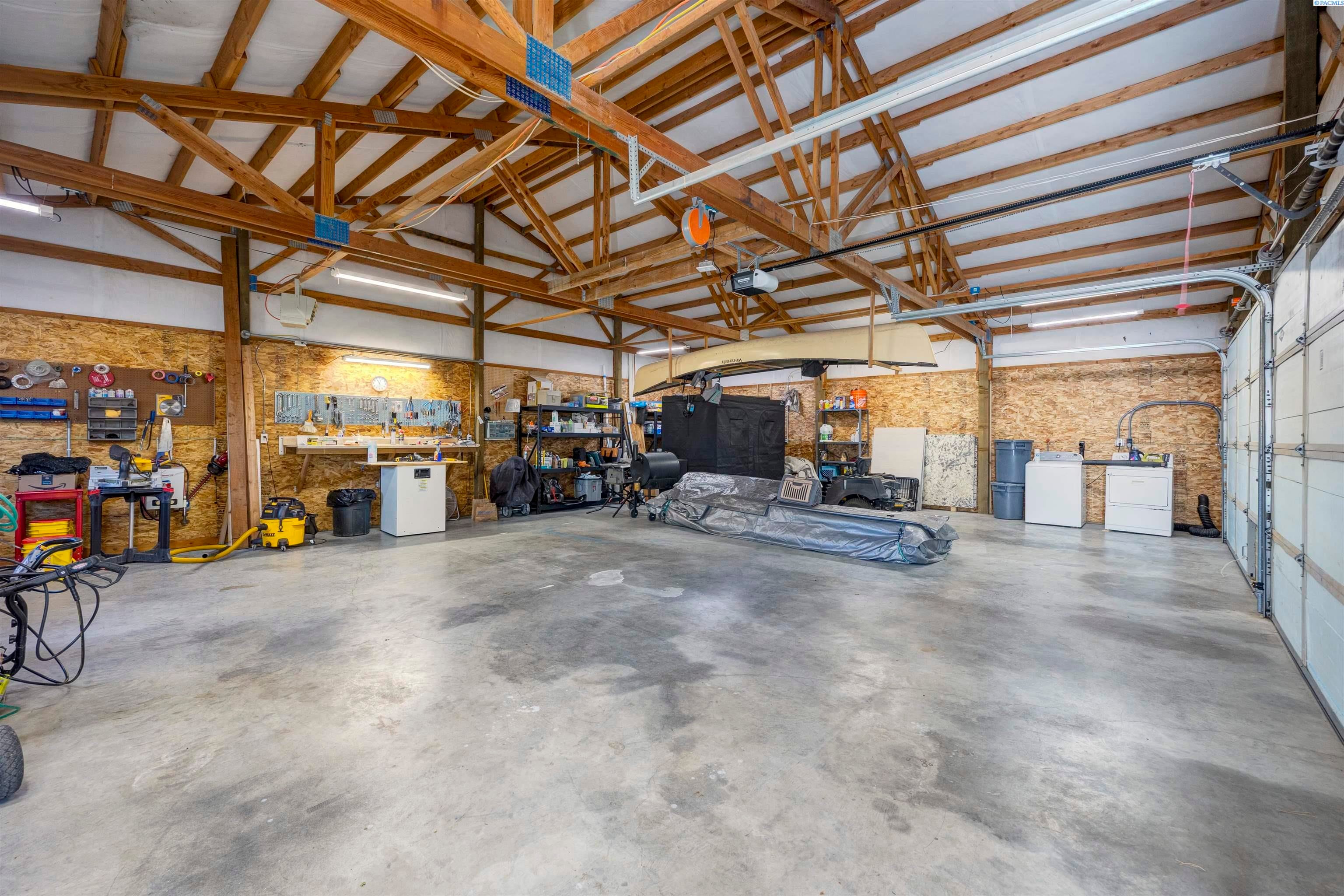 Benton City, Washington, 99320, United States, 3 Bedrooms Bedrooms, ,2 BathroomsBathrooms,Residential,For Sale,1992566