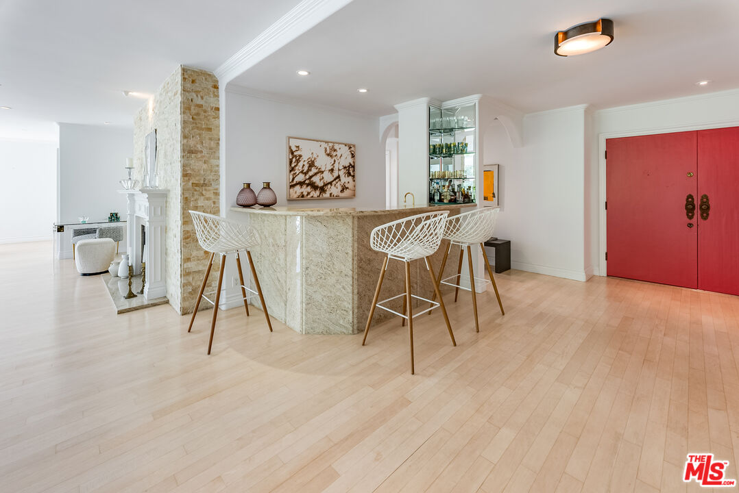 339 N Palm Dr #202, Beverly Hills, California, 90210, United States, 2 Bedrooms Bedrooms, ,3 BathroomsBathrooms,Residential,For Sale,339 N Palm Dr #202,1557468