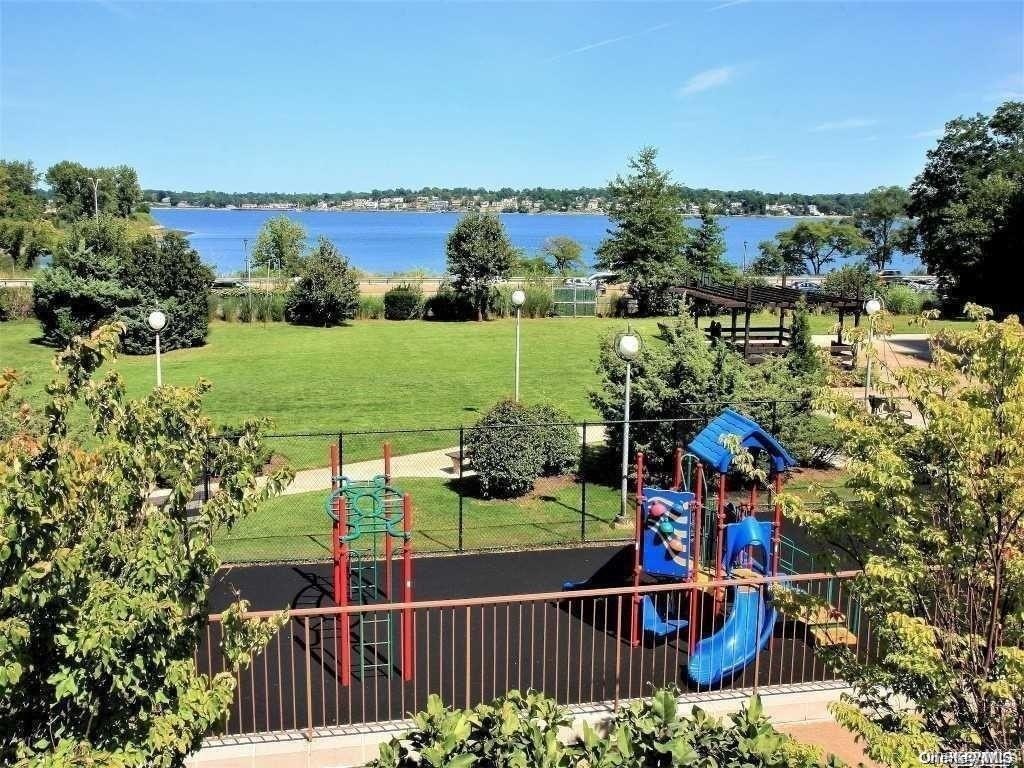Bayside, New York, 11360, United States, 2 Bedrooms Bedrooms, ,2 BathroomsBathrooms,Residential,For Sale,2049327