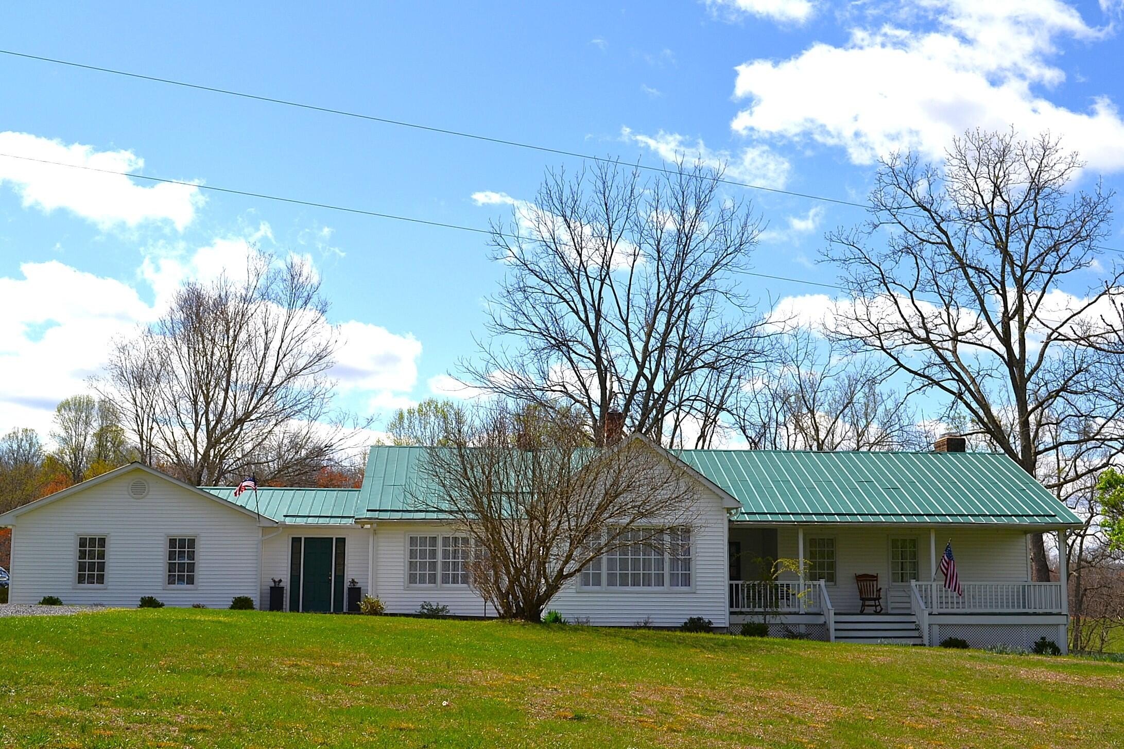 Alderson, West Virginia, 24910, United States, 3 Bedrooms Bedrooms, ,4 BathroomsBathrooms,Residential,For Sale,1751308