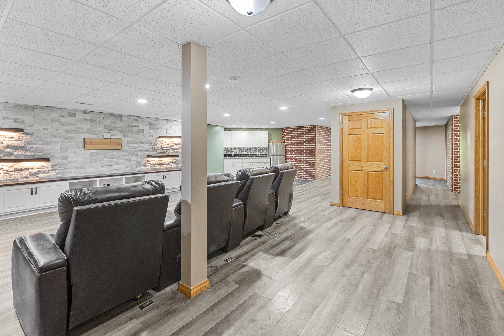 Effingham, Illinois, 62401, United States, 3 Bedrooms Bedrooms, ,3 BathroomsBathrooms,Residential,For Sale,1976361