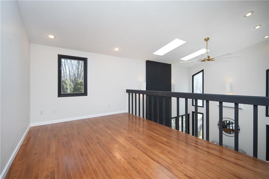 East Greenwich, Rhode Island, 02818, United States, 3 Bedrooms Bedrooms, ,3 BathroomsBathrooms,Residential,For Sale,1905846